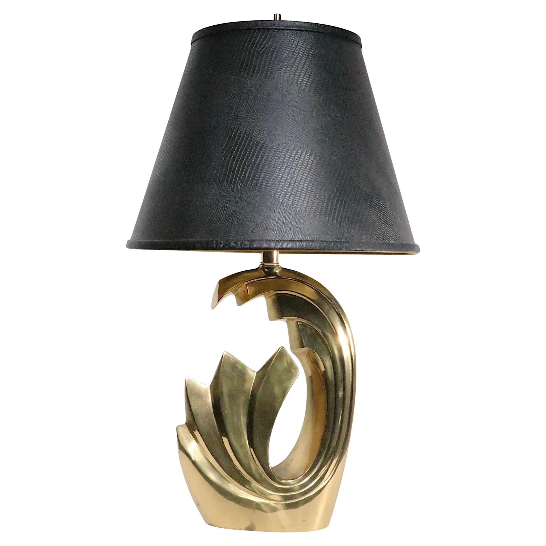 Lampe de table Hollywood Regency Tidal Wave en laiton par Pierre Cardin c. 1980's en vente 1