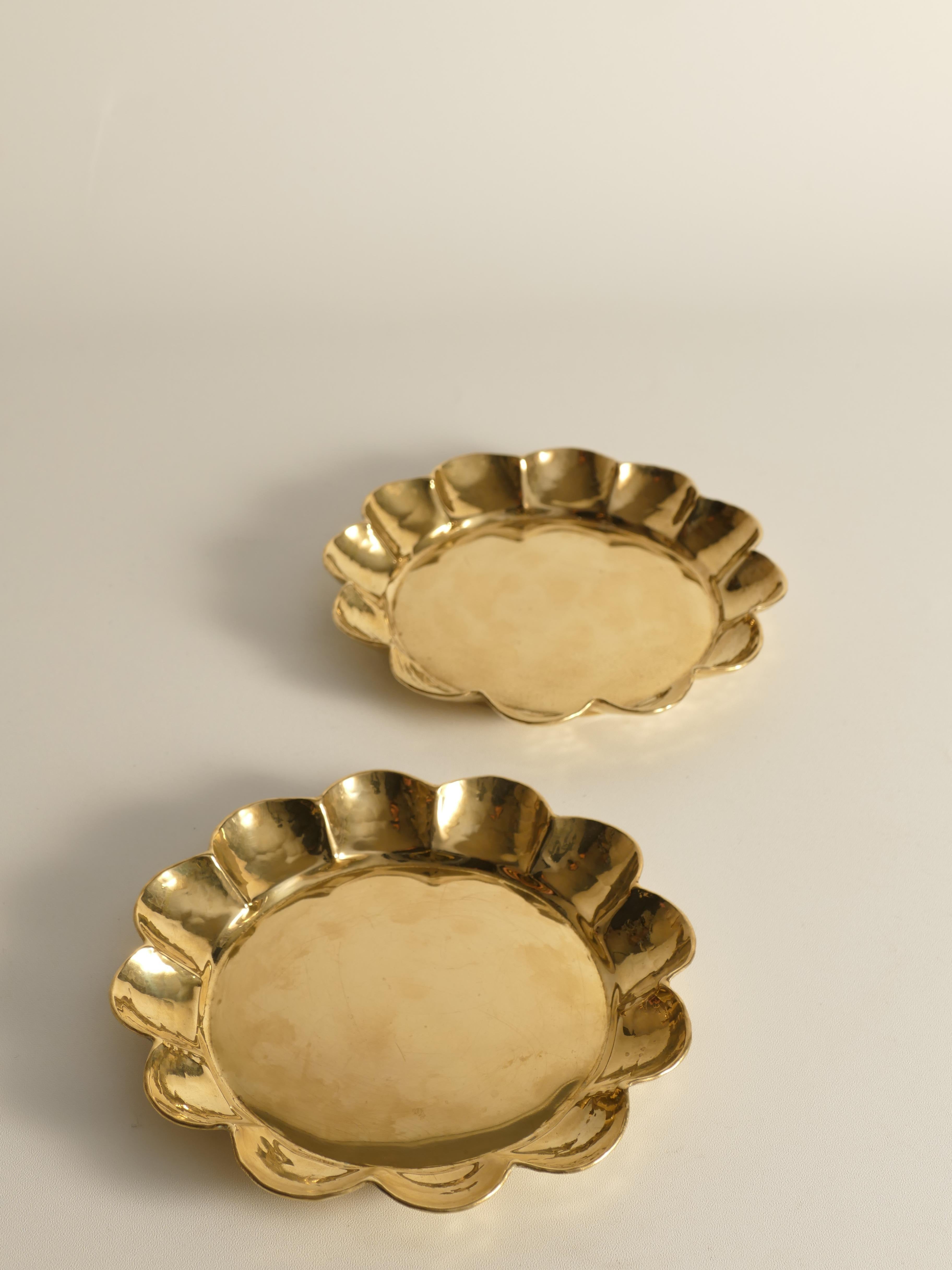 Hollywood-Regency-Messingtabletts von Arvid Johansson, Arvika Konstsmide, 2er-Set im Angebot 1
