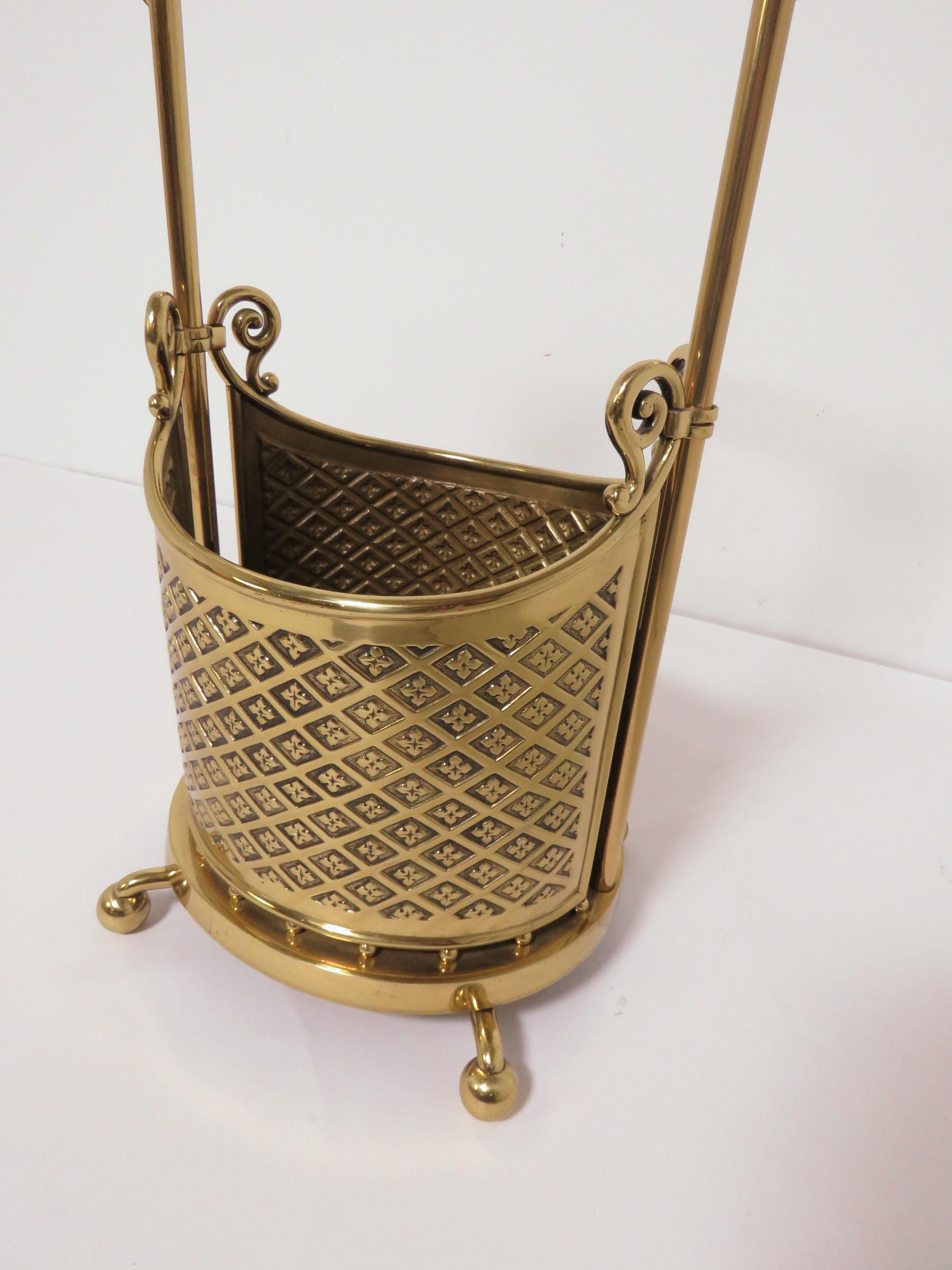 Hollywood Regency Brass Umbrella Stand, circa 1970s In Good Condition In Peabody, MA