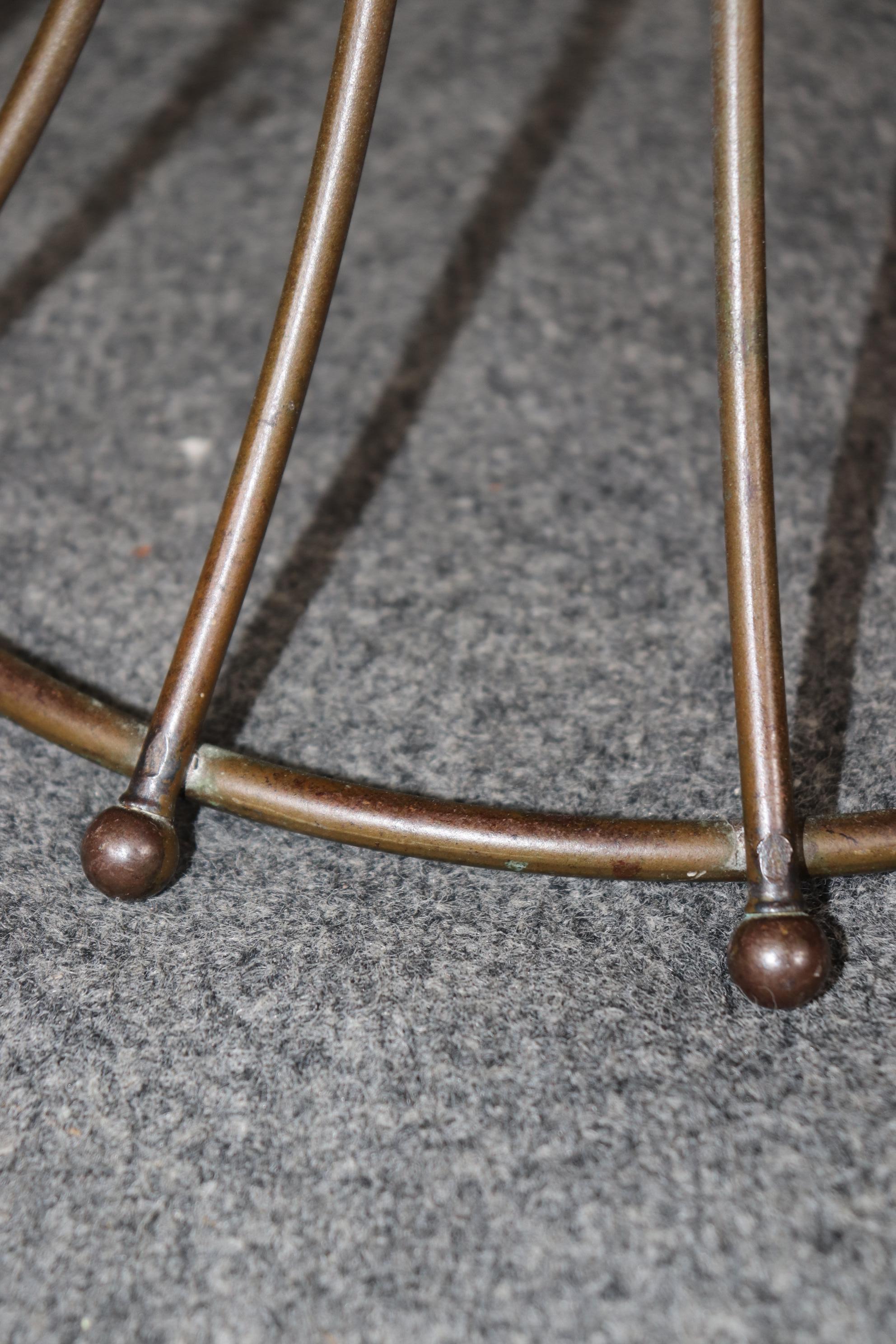 Sgabello da vanità con piede a forma di vortice in ottone Hollywood Regency Maniero di Maison Jansen in vendita 1