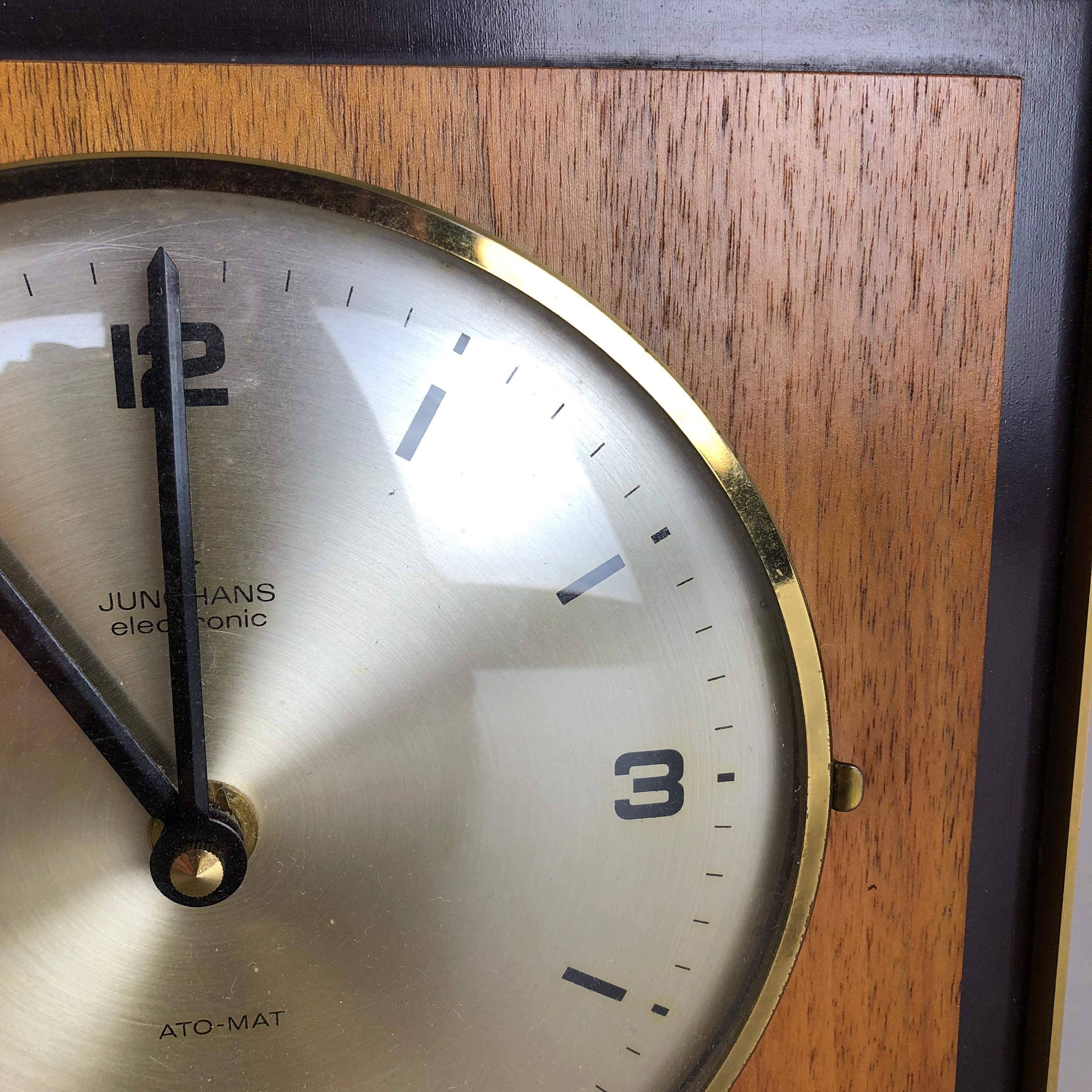 Metal Hollywood Regency Brass Walnut Brass Table Clock Junghans Electronic Germany