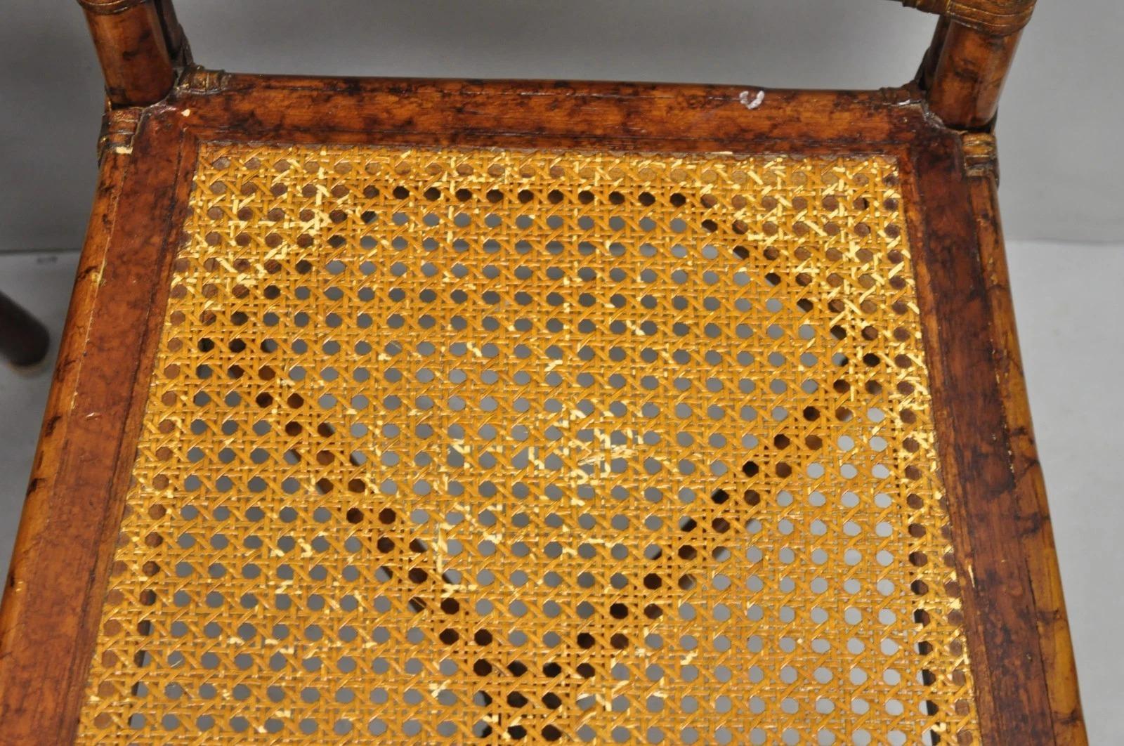 Sedie da pranzo Hollywood Regency British Colonial in canna di bambù bruciata - Set di 4 in vendita 6