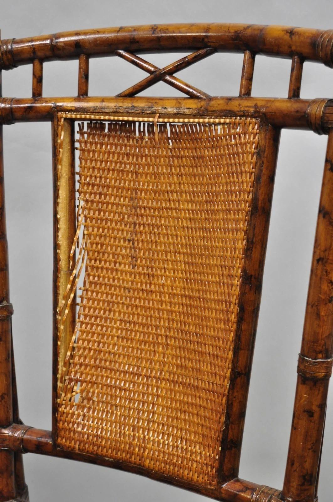 Sedie da pranzo Hollywood Regency British Colonial in canna di bambù bruciata - Set di 4 in vendita 3