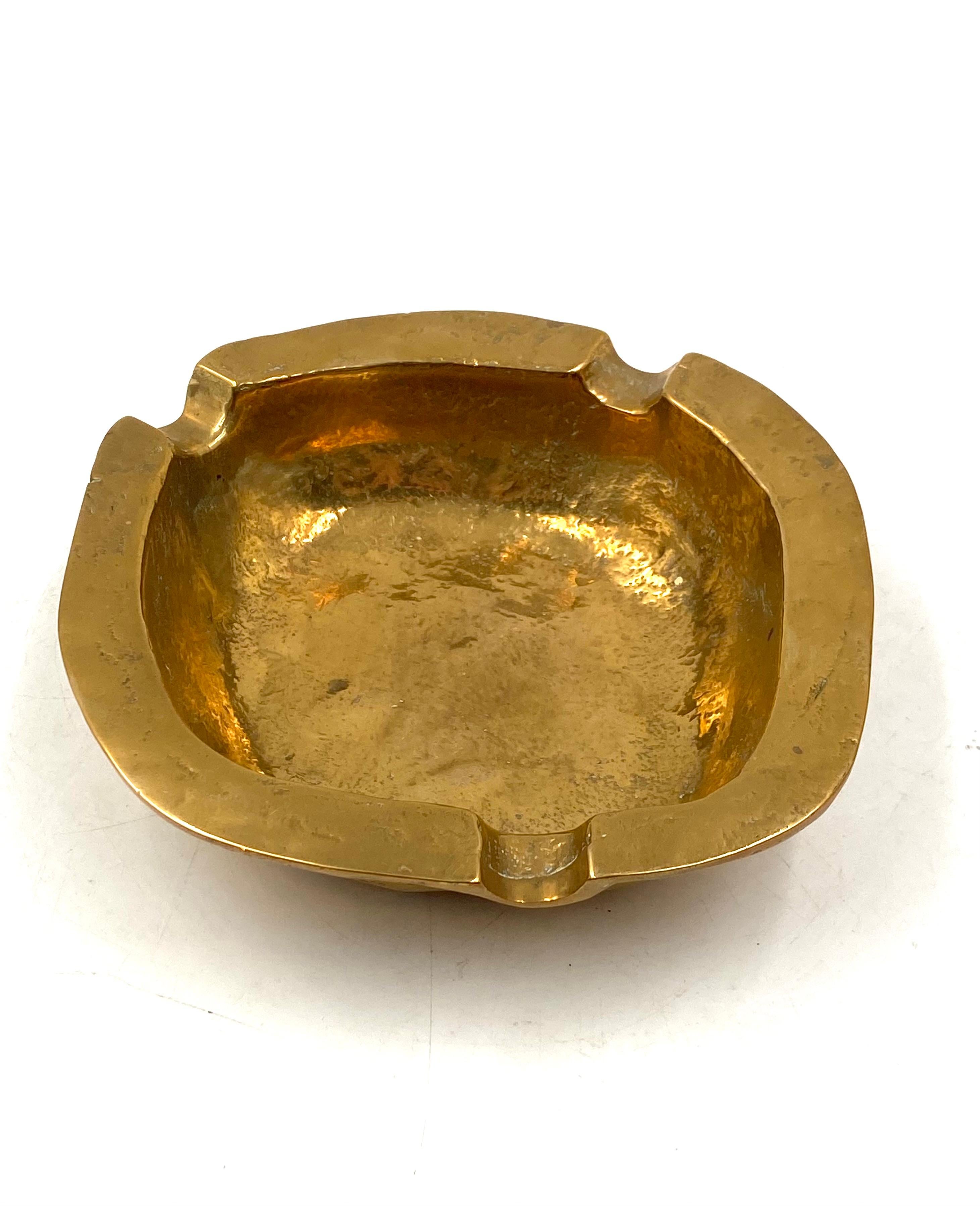 Hollywood regency brutalist solid brass ashtray, Italy 1970s 5
