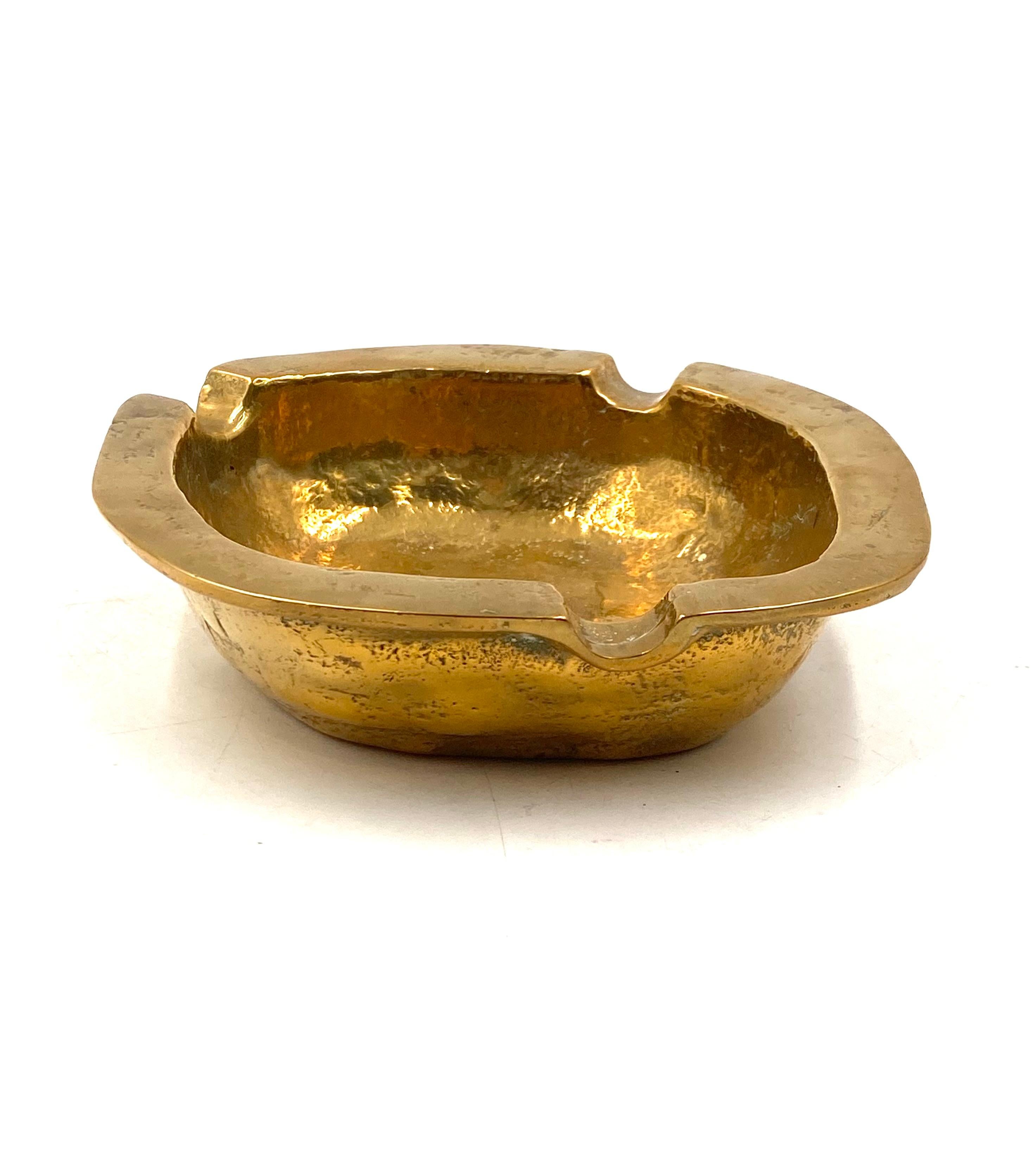 Hollywood regency brutalist solid brass ashtray, Italy 1970s 6