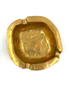 Hollywood regency brutalist solid brass ashtray, Italy 1970s