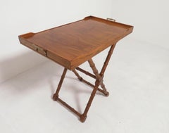 Plateau de majordome en ronce de bois Hollywood Regency:: convertible en table basse