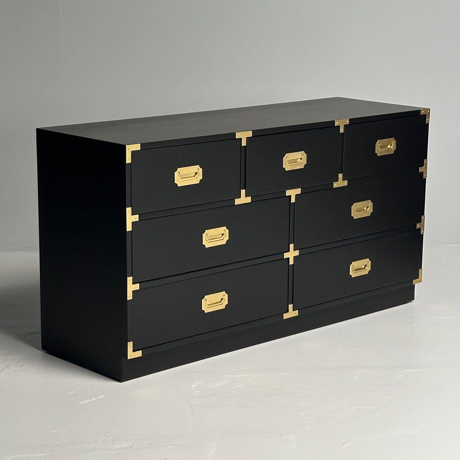 Hollywood Regency, Campaign Chest, Black Paint, Brass, USA, 1970s In Good Condition For Sale In Stamford, CT