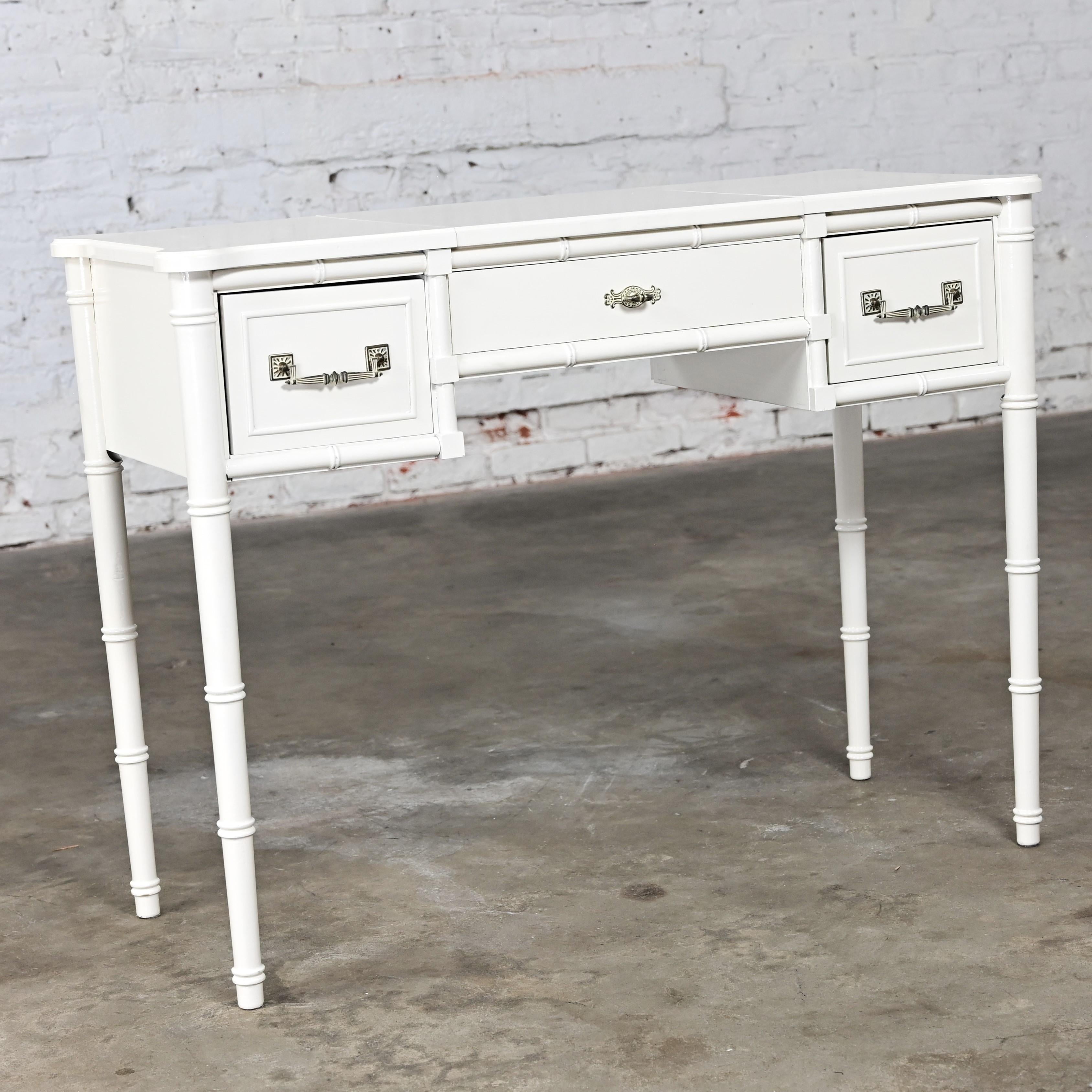 Hollywood Regency Campaign Style Bali Hai Vanity Faux Bamboo White by Henry Link In Good Condition In Topeka, KS
