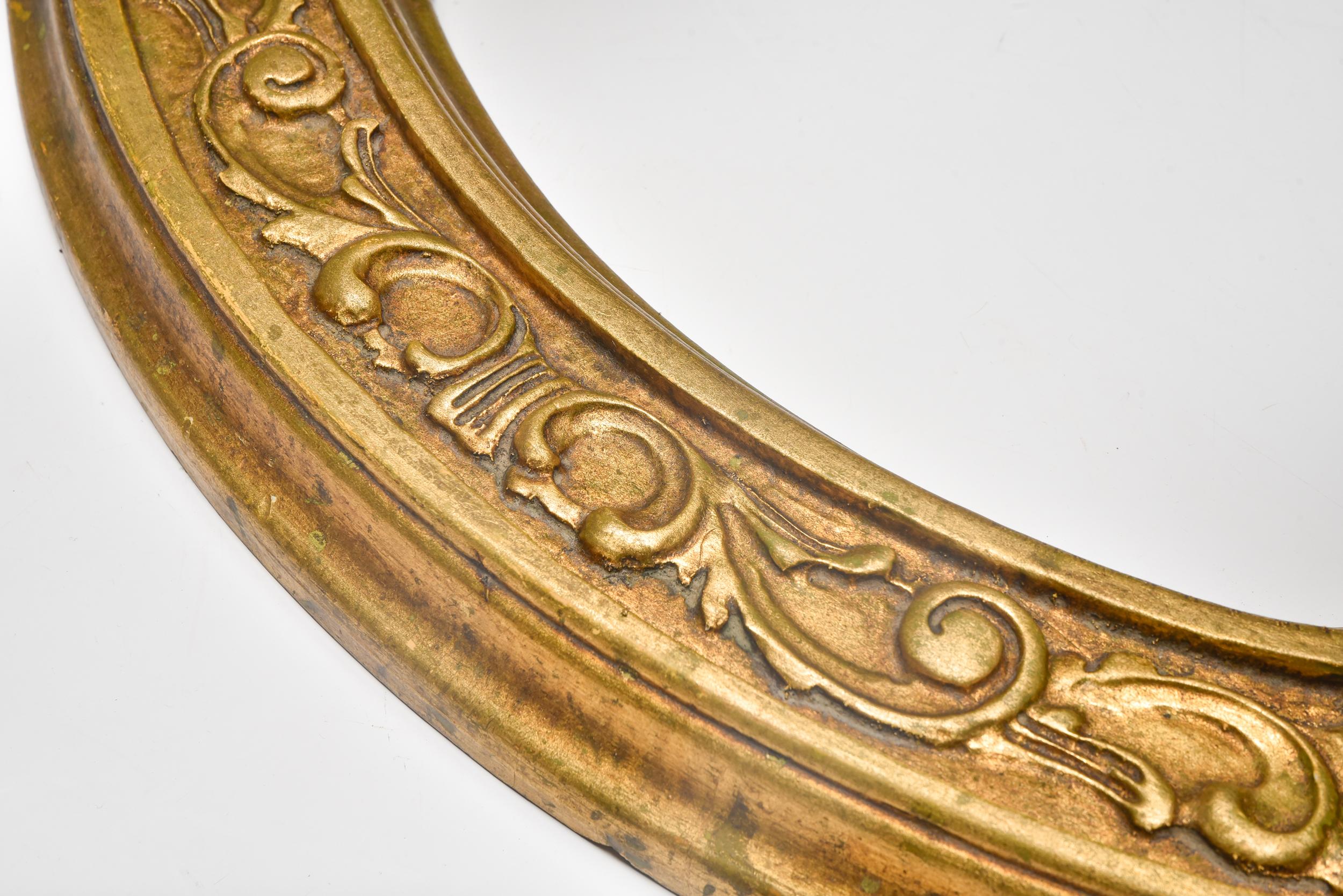 Hollywood Regency Carved Giltwood Coffee Table, 1940s For Sale 1