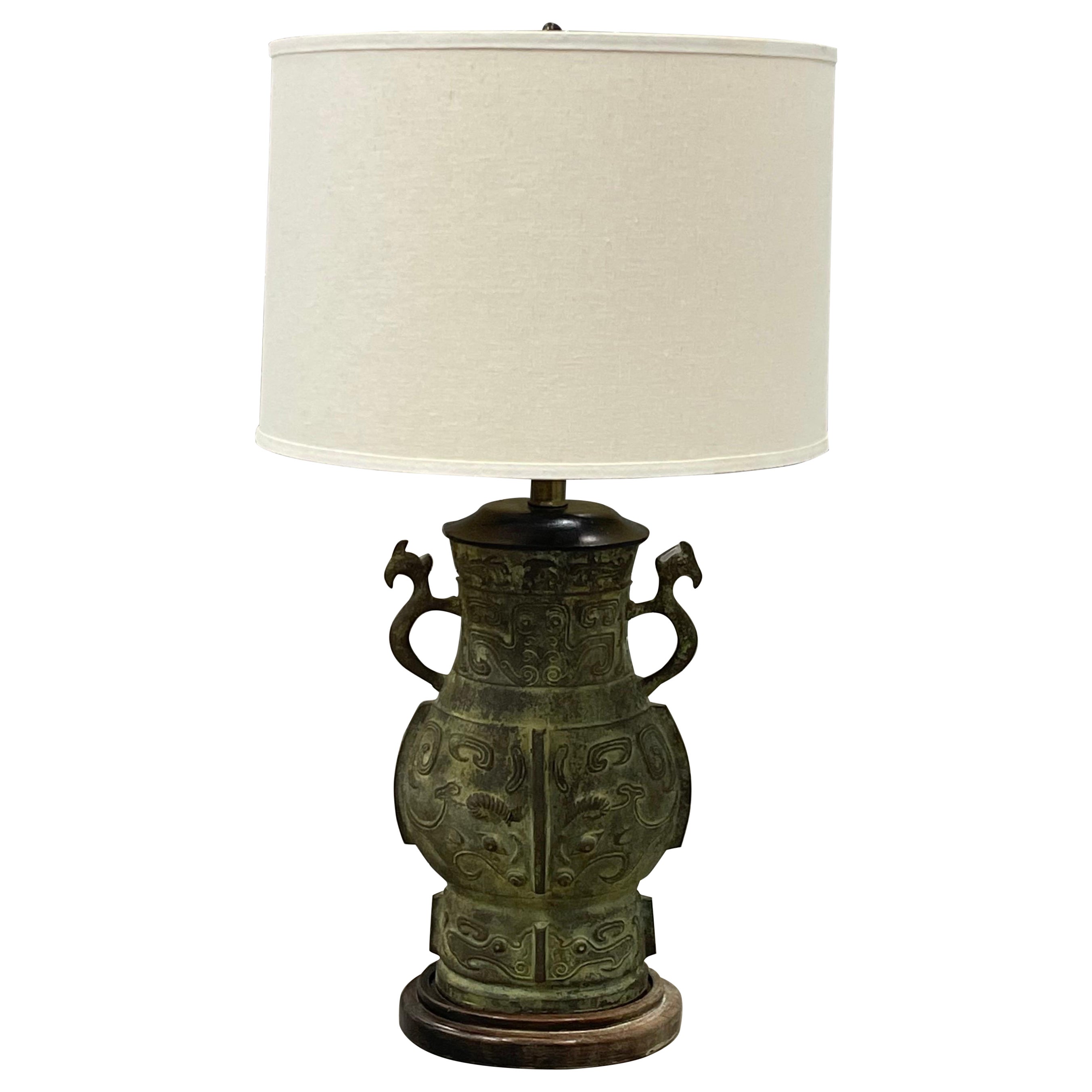 Hollywood Regency Cast Bronze Table Lamp In the Style of James Mont For Sale