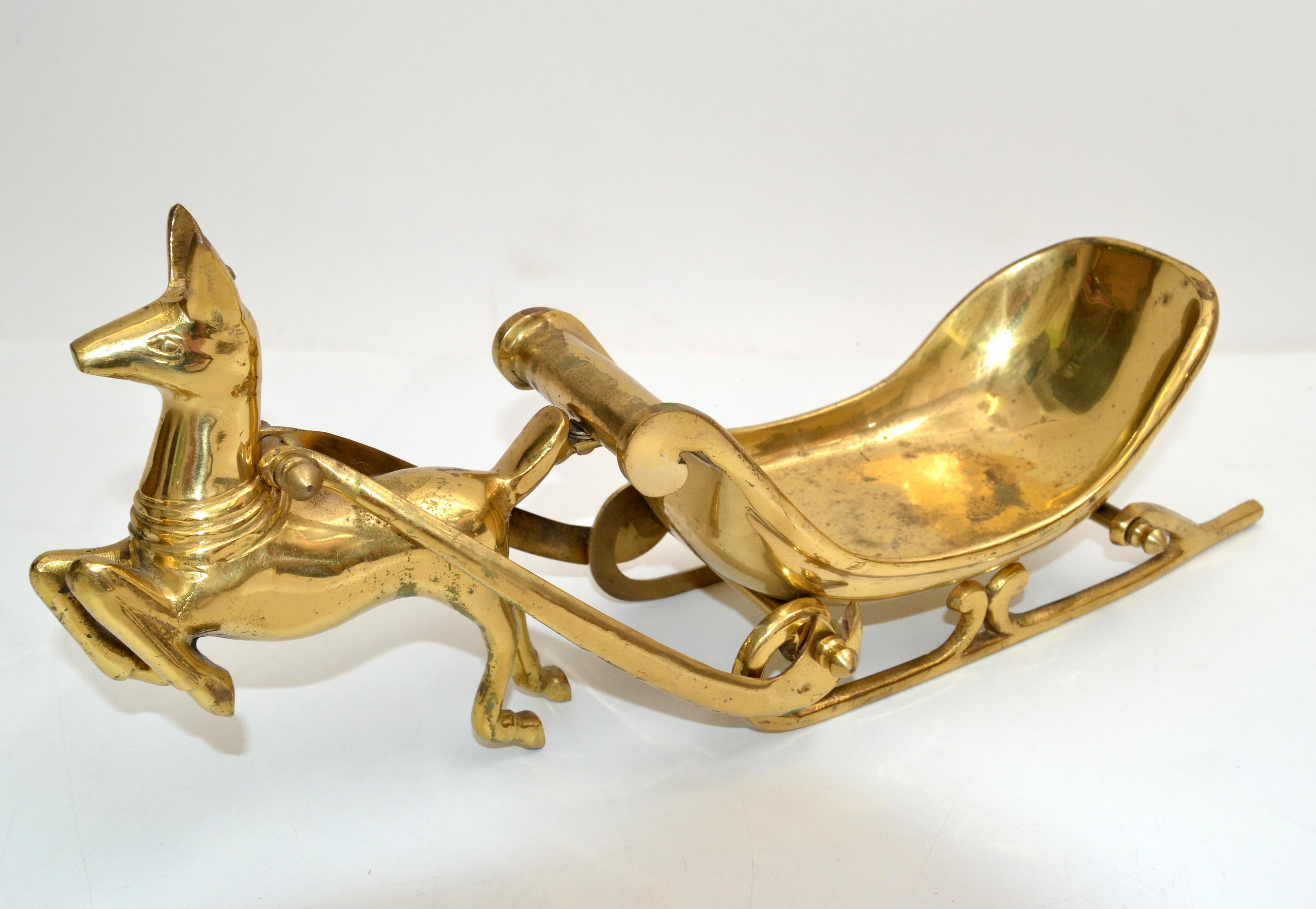 Hollywood Regency Century Handmade Brass Deer Figurine Pulling Sleigh 1970 In Good Condition In Miami, FL