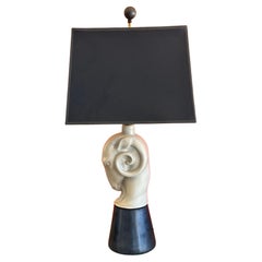 Lámpara de mesa figurativa de cerámica con cabeza de carnero Hollywood Regency