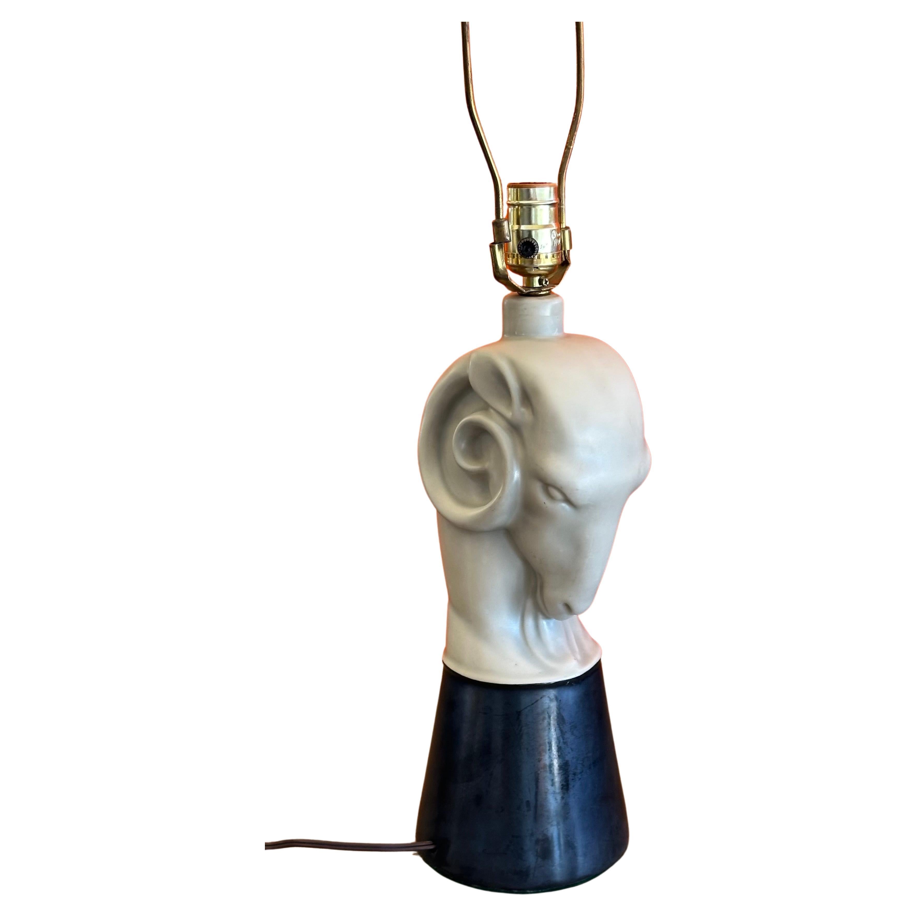 Hollywood Regency Ceramic Ram's Head Figurative Table Lamp In Excellent Condition For Sale In San Diego, CA