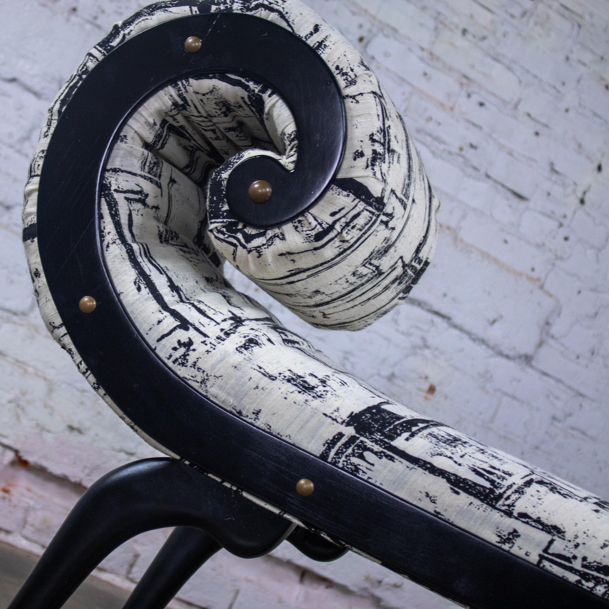 Panchina Hollywood Regency con chaise di Irving Chase Manufacturing con braccio a smerlo in vendita 1