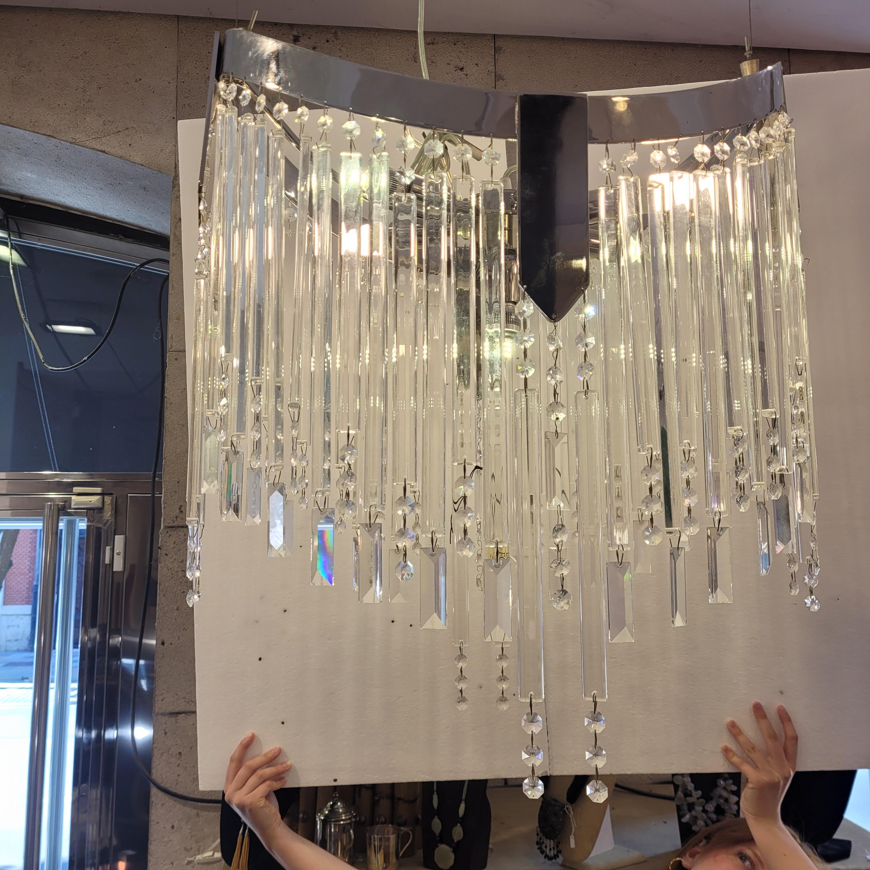 Lampadario da soffitto Hollywood Regency in cristallo tagliato Italia 20° secolo in vendita 4