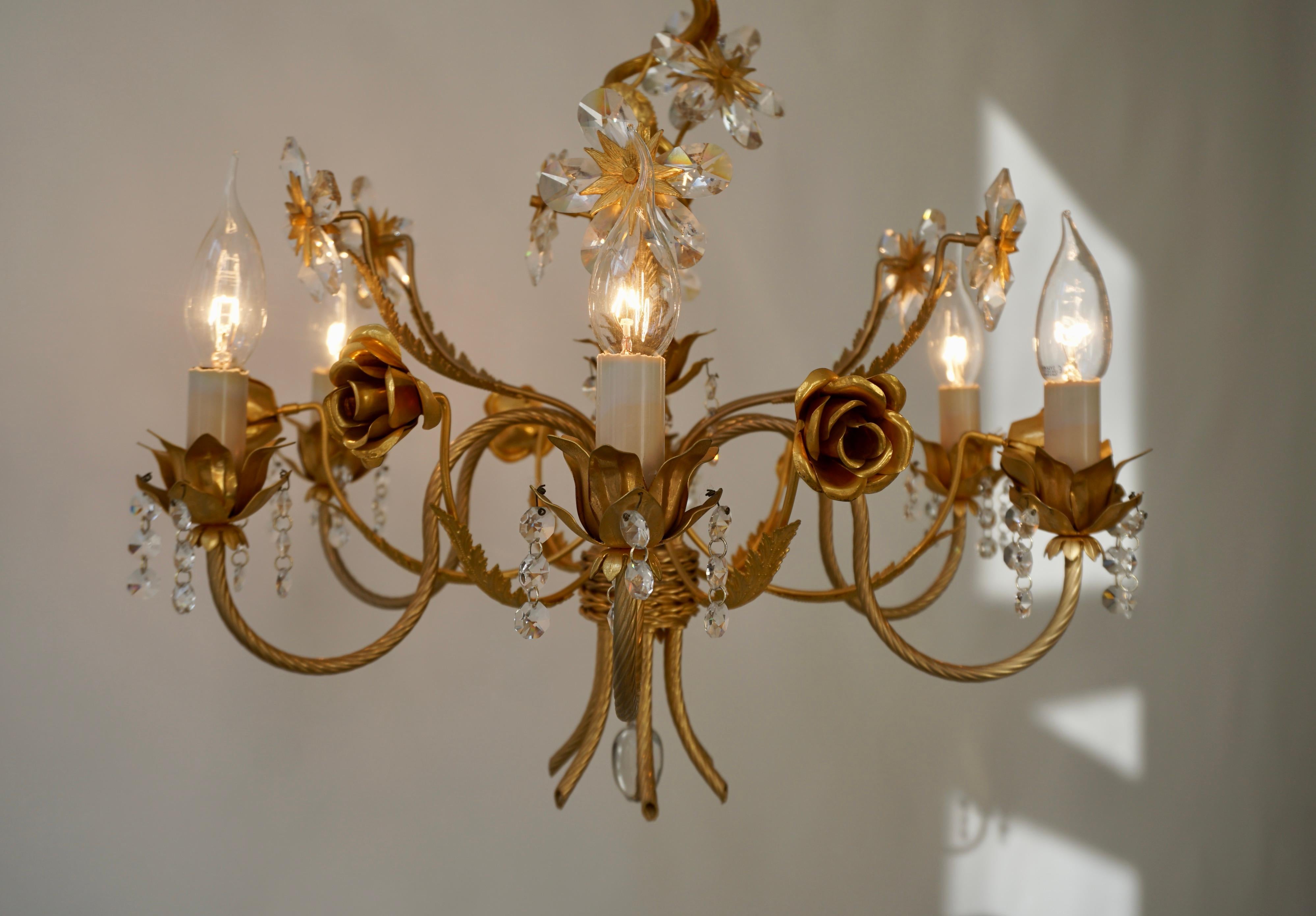 Hollywood Regency Chandelier with Gilded Roses and Crystal Flowers For Sale 1
