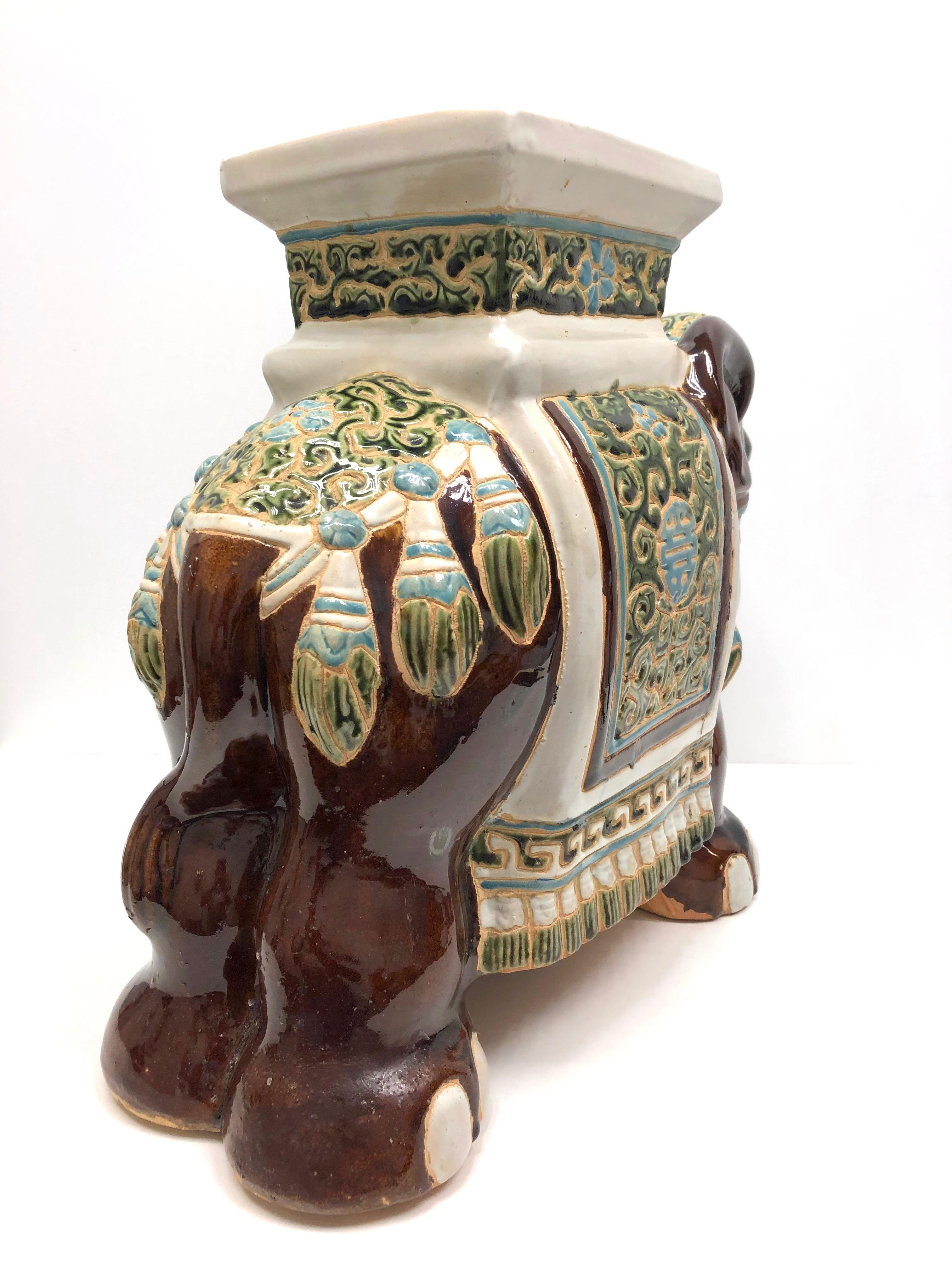 Hollywood Regency Chinese Brown Elephant Garden Plant Stand or Seat In Good Condition In Nuernberg, DE