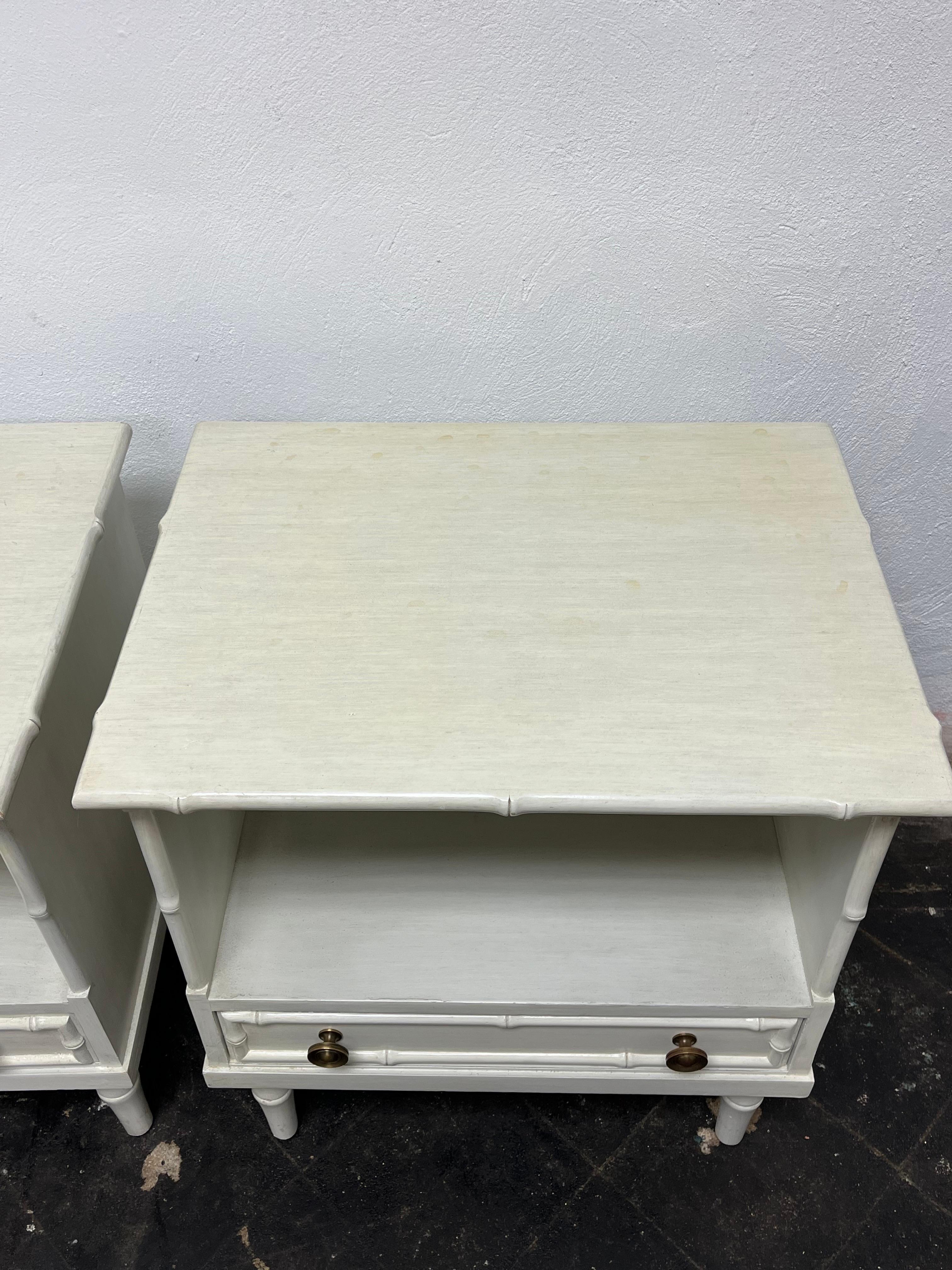 Late 20th Century Hollywood Regency Chinese Chippendale Style Faux Bamboo Nightstands For Sale