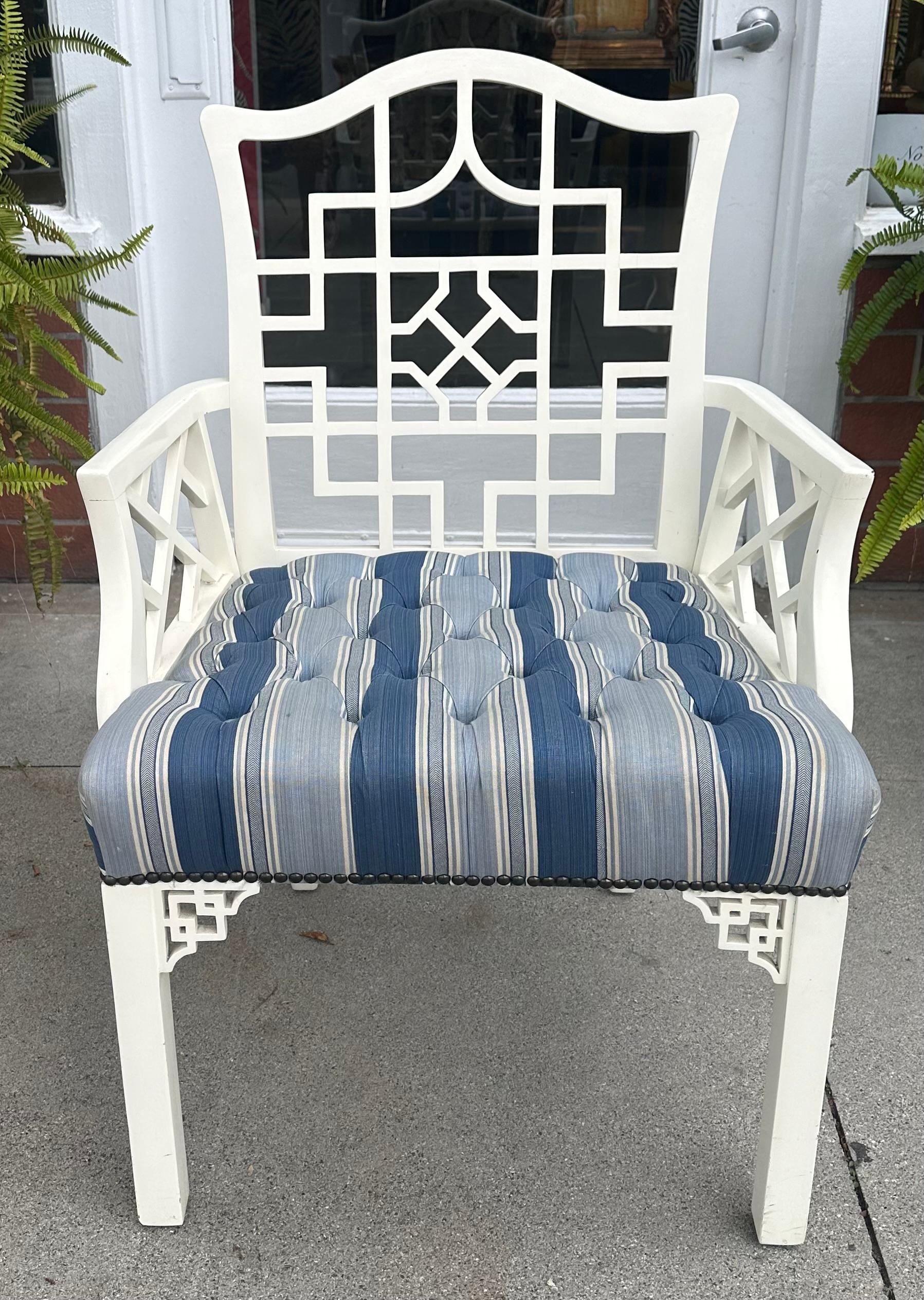 Late 20th Century Hollywood Regency Chinese Chippendale White Lacquer Arm Chair For Sale