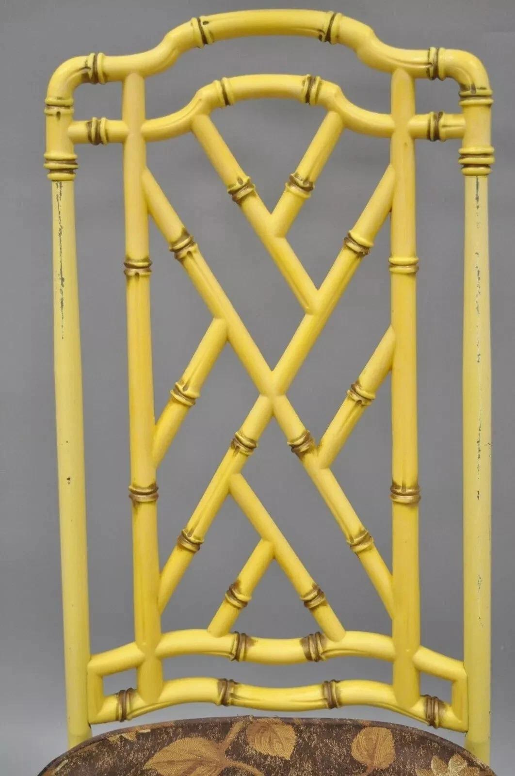 Hollywood Regency Chinese Chippendale Yellow Metal Faux Bamboo Dining Side Chair Regencia de Hollywood en venta