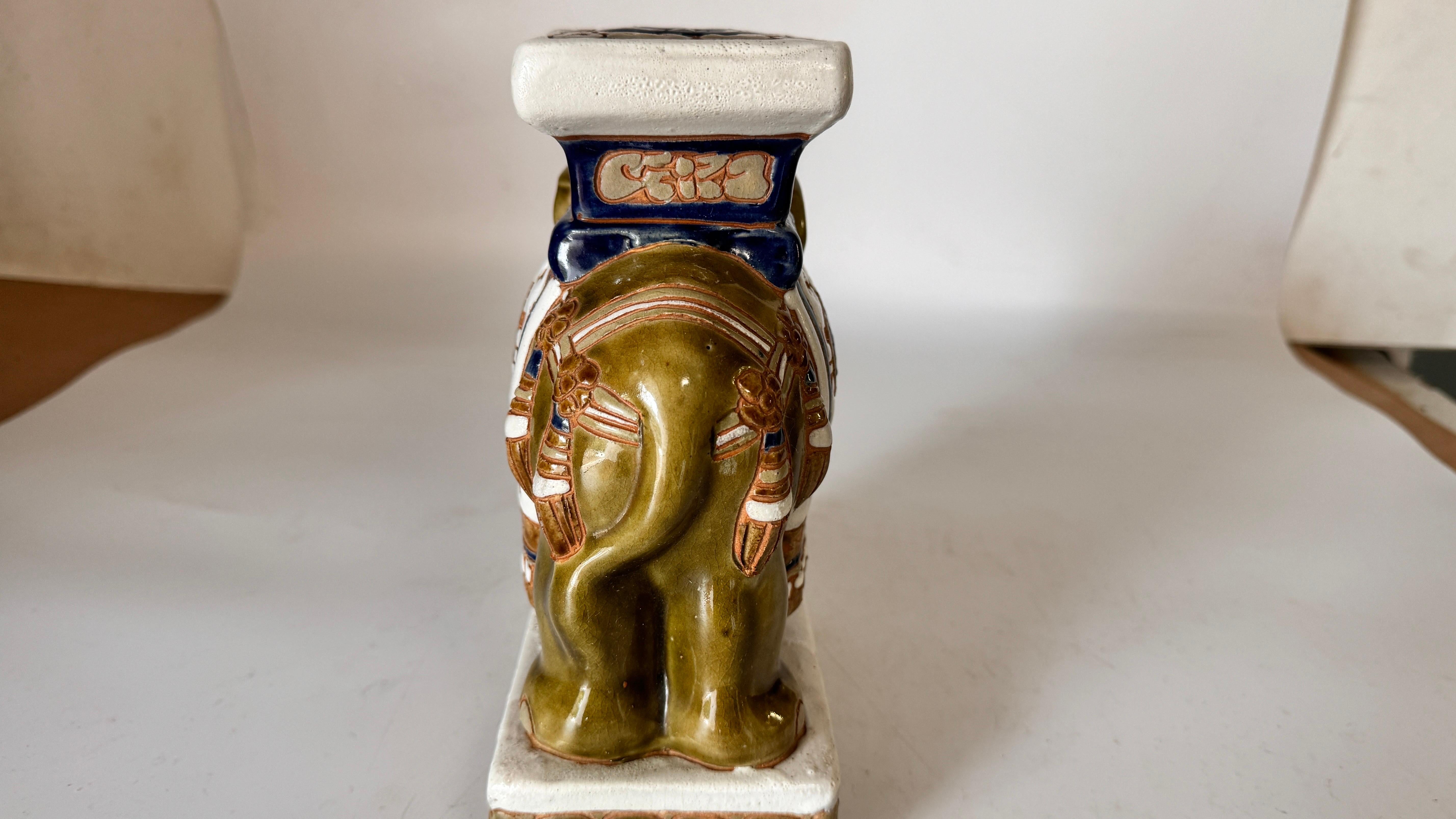 Piantana cinese Hollywood Regency con elefante verde e blu, Cina, 20° secolo In condizioni buone in vendita a Auribeau sur Siagne, FR