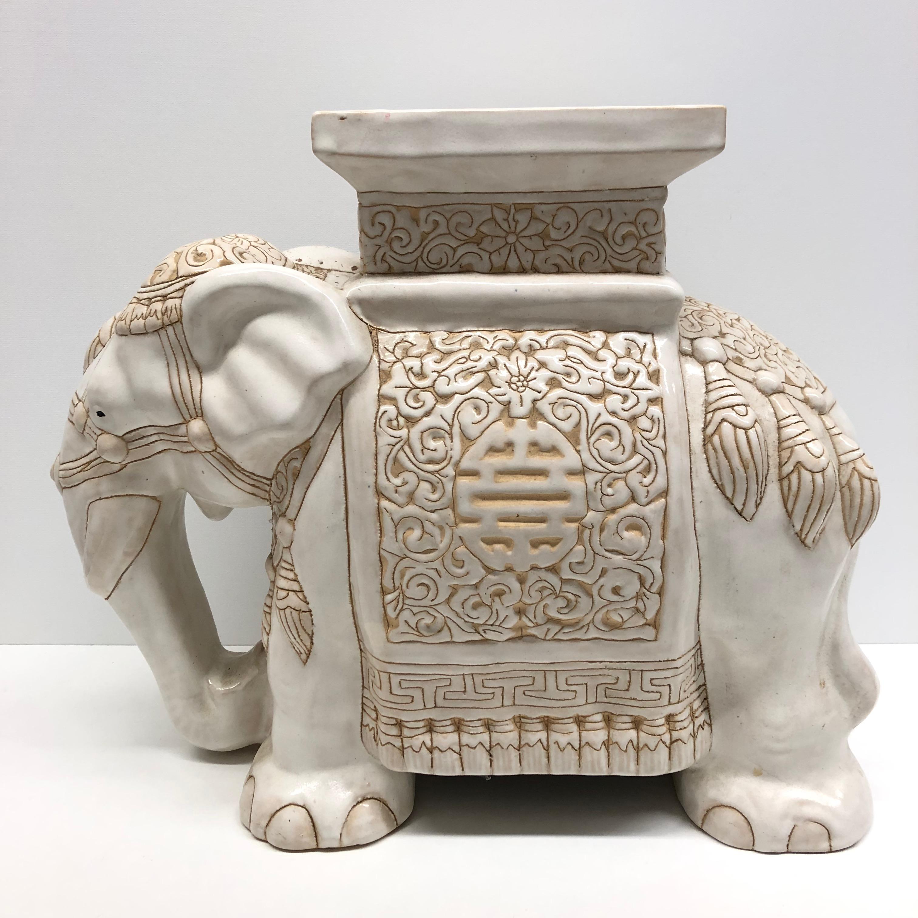 Hollywood Regency Chinesisch Elfenbein gefärbt Elefant Garten Pflanze Stand oder Sitz (Mitte des 20. Jahrhunderts)