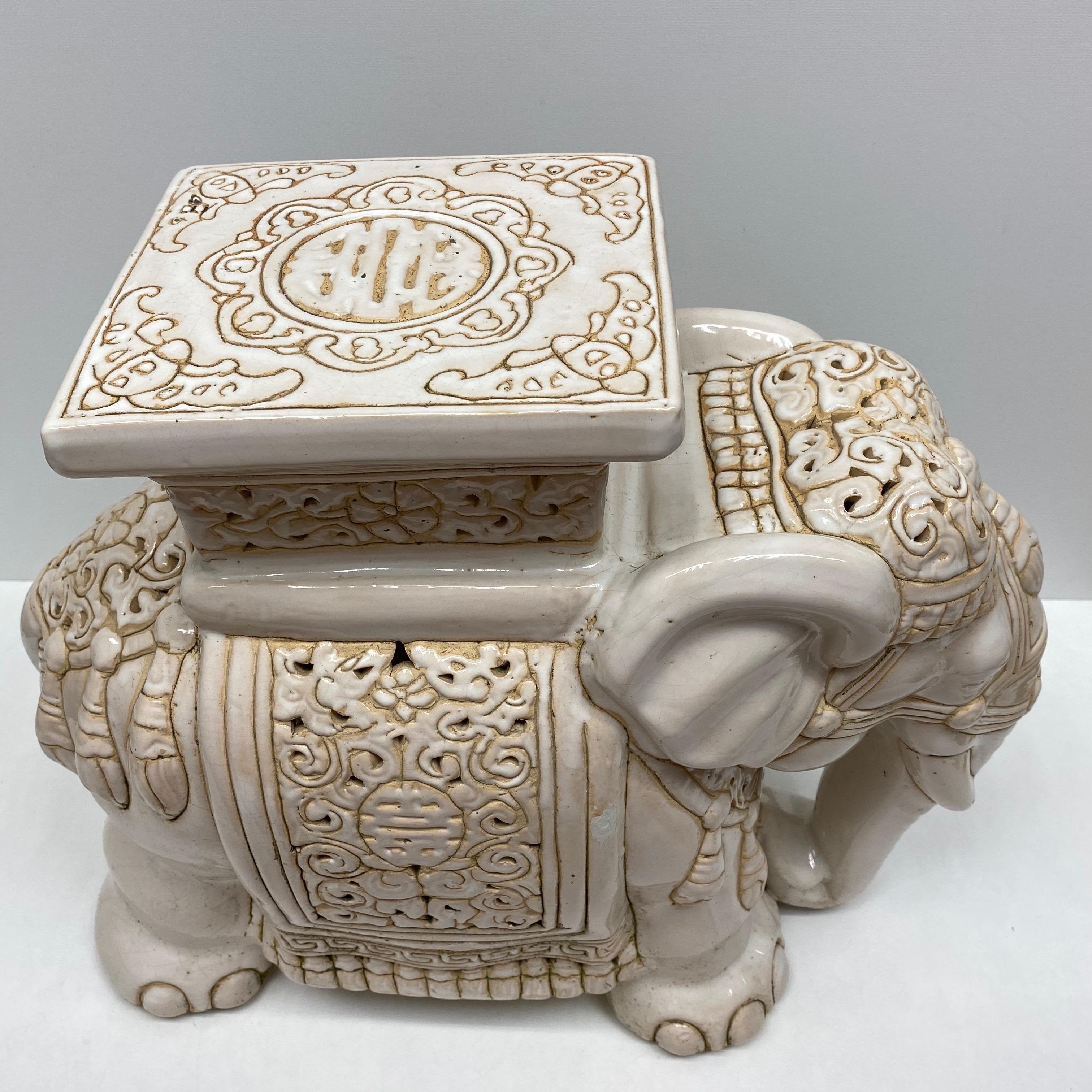 Hollywood Regency Chinese Ivory Colored Elephant Garden Plant Stand or Seat In Good Condition In Nuernberg, DE