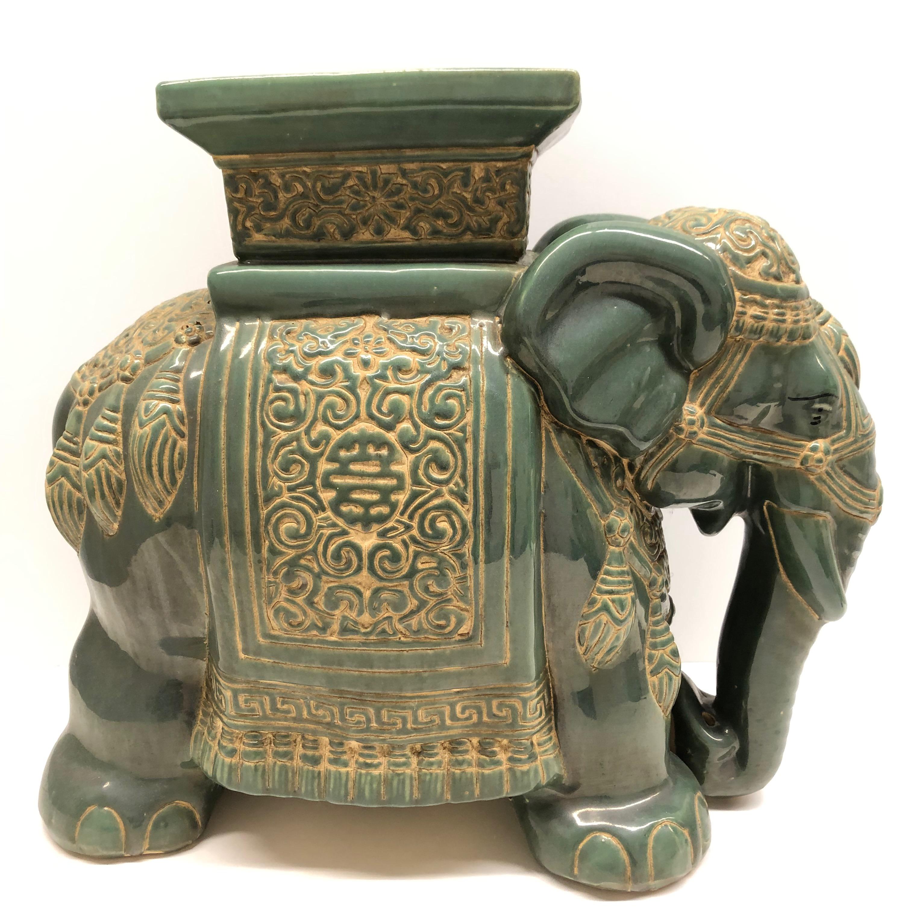 Hollywood Regency Chinese Jade Green Elephant Garden Plant Stand or Seat In Good Condition In Nuernberg, DE
