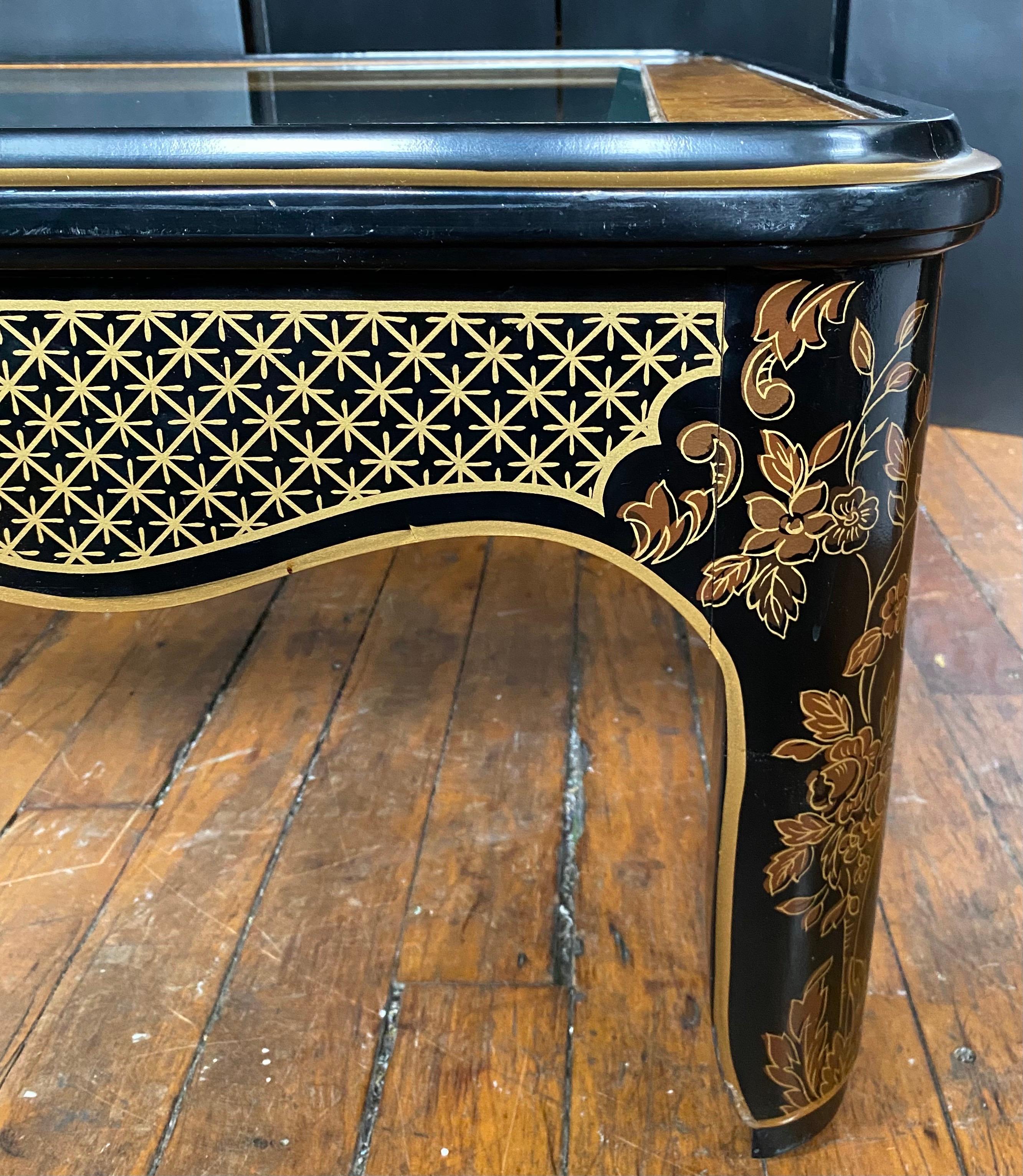 Hollywood Regency Chinoiserie Black & Gold Square Coffee Table, Drexel Et Cetera In Good Condition For Sale In Lambertville, NJ