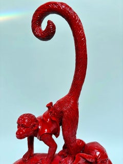Hollywood Regency Chinoiserie Roter Elefant & Affe Skulptur Glänzendes Harz 1970er