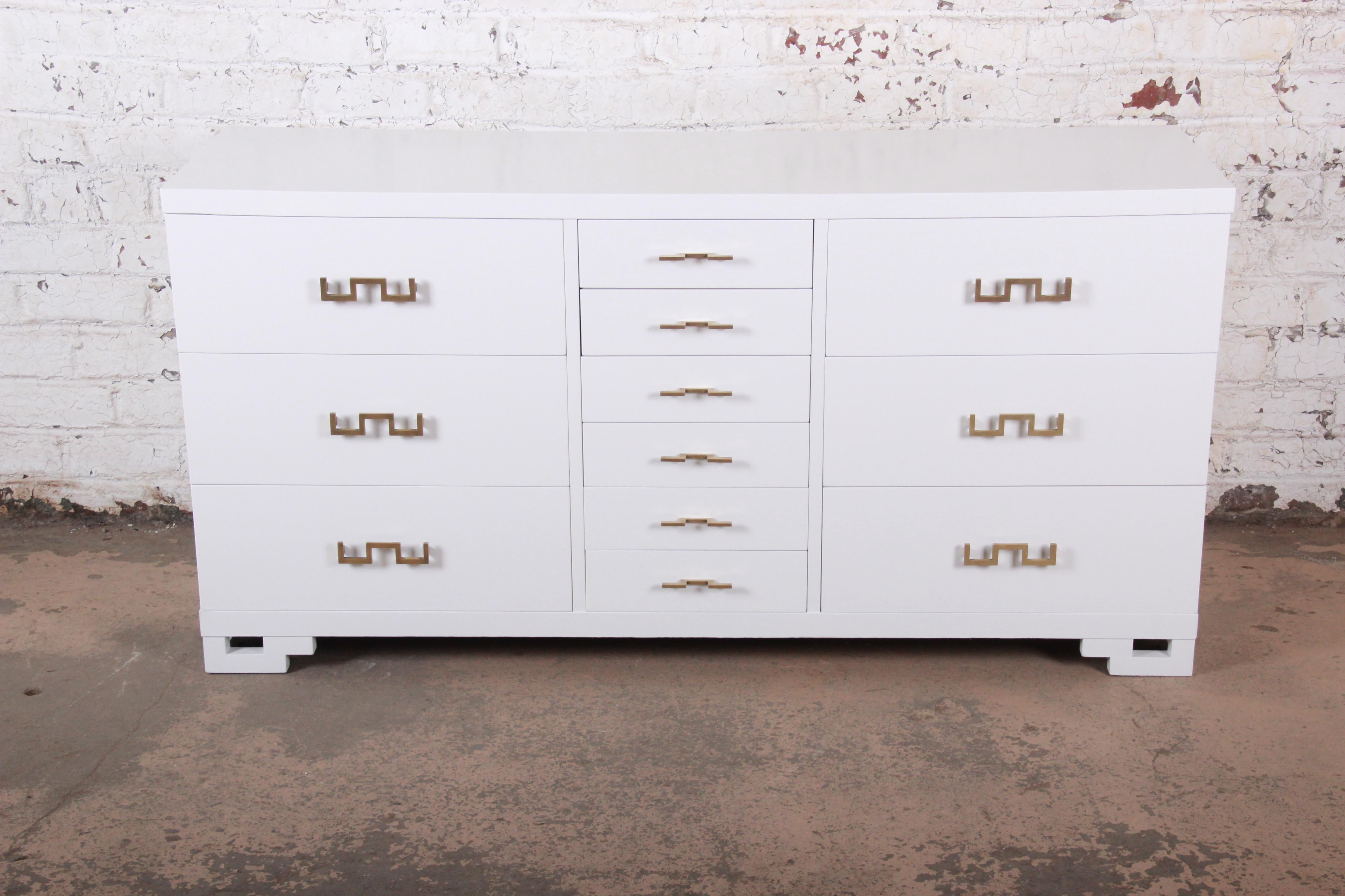 Mid-Century Modern Hollywood Regency Chinoiserie White Lacquered Dresser or Credenza, Restored