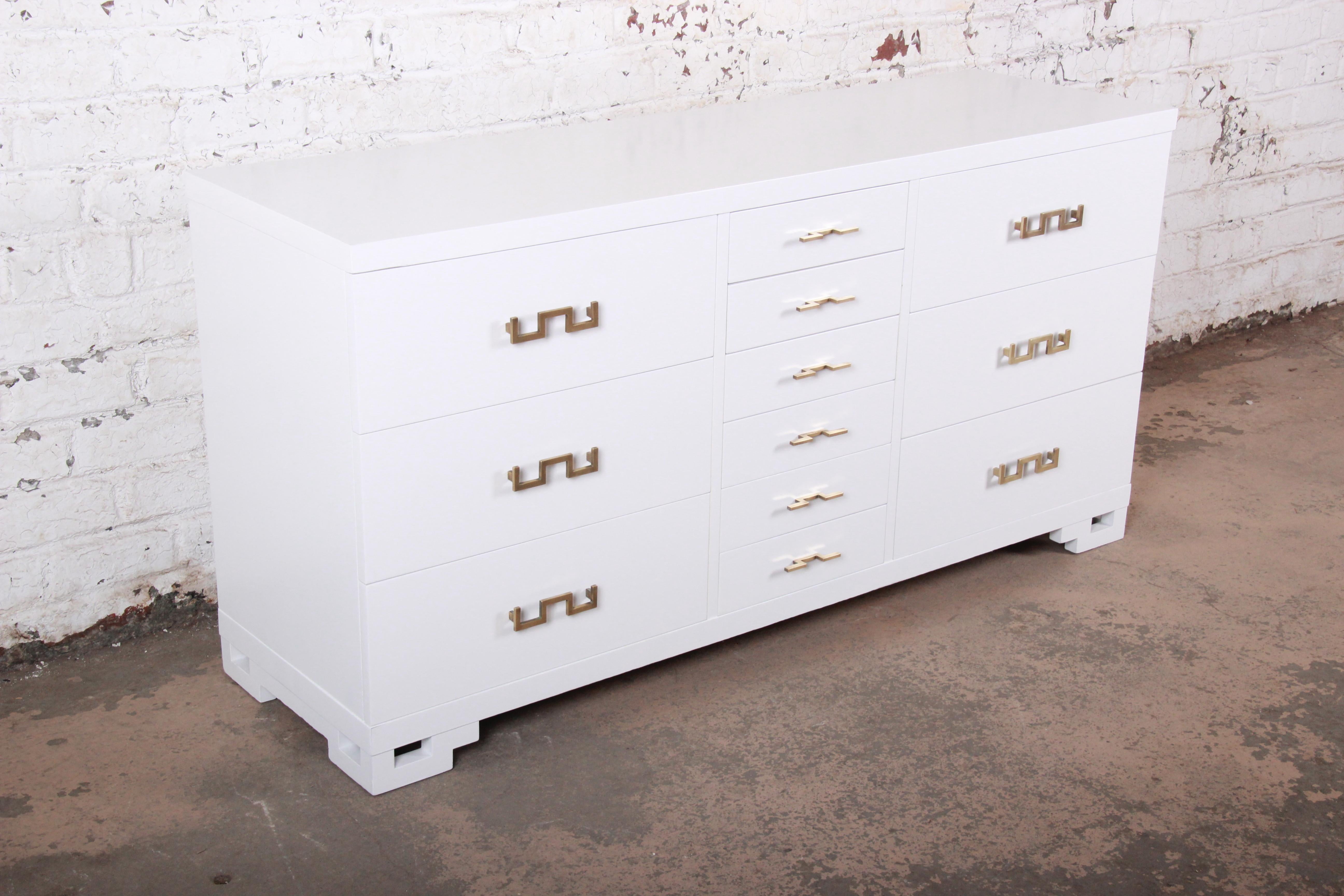 Hollywood Regency Chinoiserie White Lacquered Dresser or Credenza, Restored In Good Condition In South Bend, IN