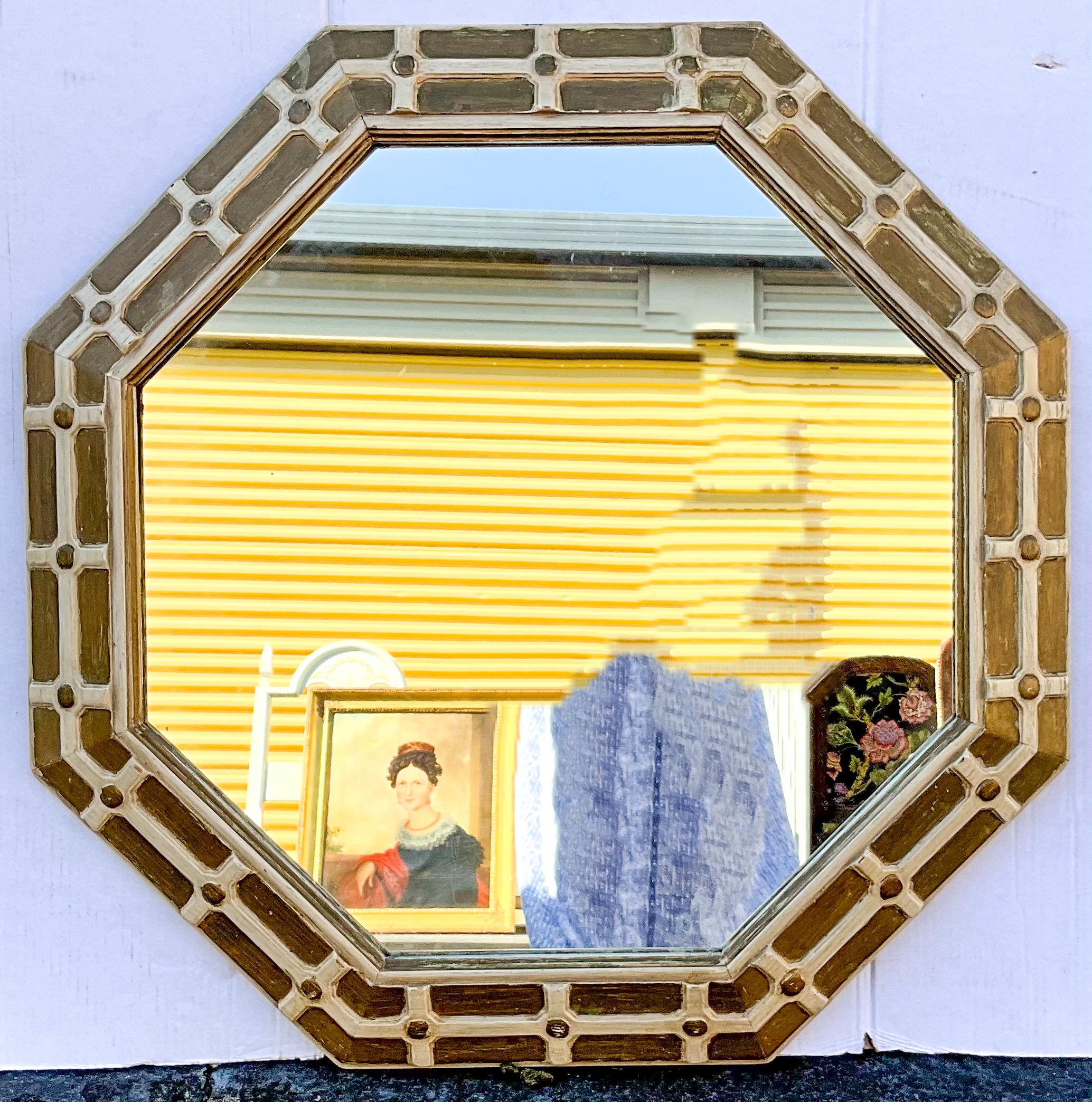 20th Century Hollywood Regency Chippendale Style Carved Giltwood Octagonal / Round Mirror For Sale