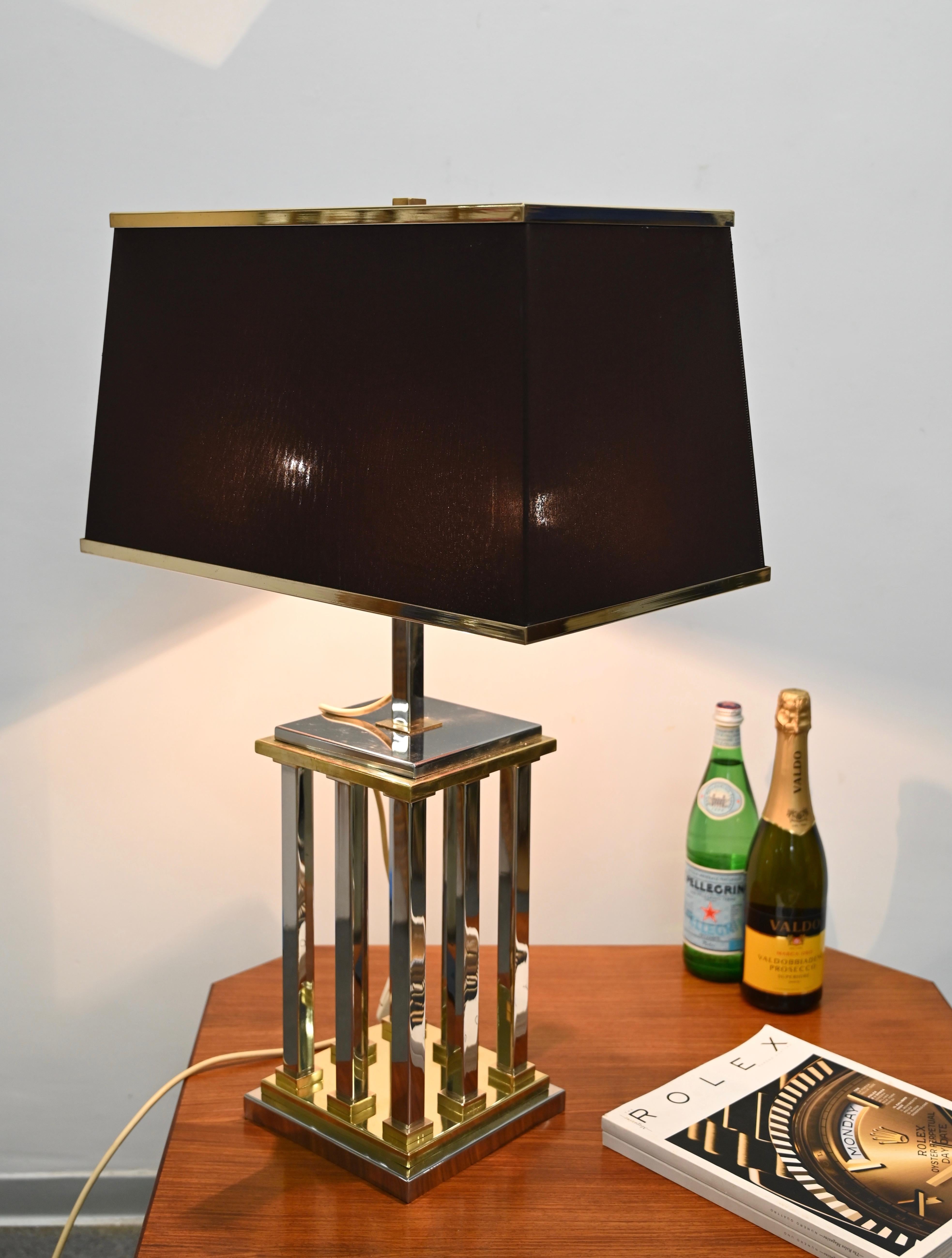 Hollywood Regency Chrome and Brass Columns Table Lamp by Rome Rega, Italy 1970s In Good Condition For Sale In Roma, IT