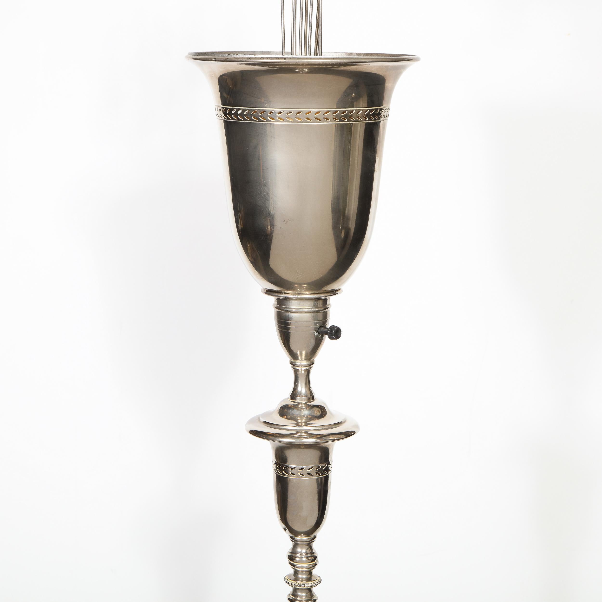 Milieu du XXe siècle Lampadaire chromé Hollywood Regency avec ornements en cristal en forme de gouttes d'eau en vente