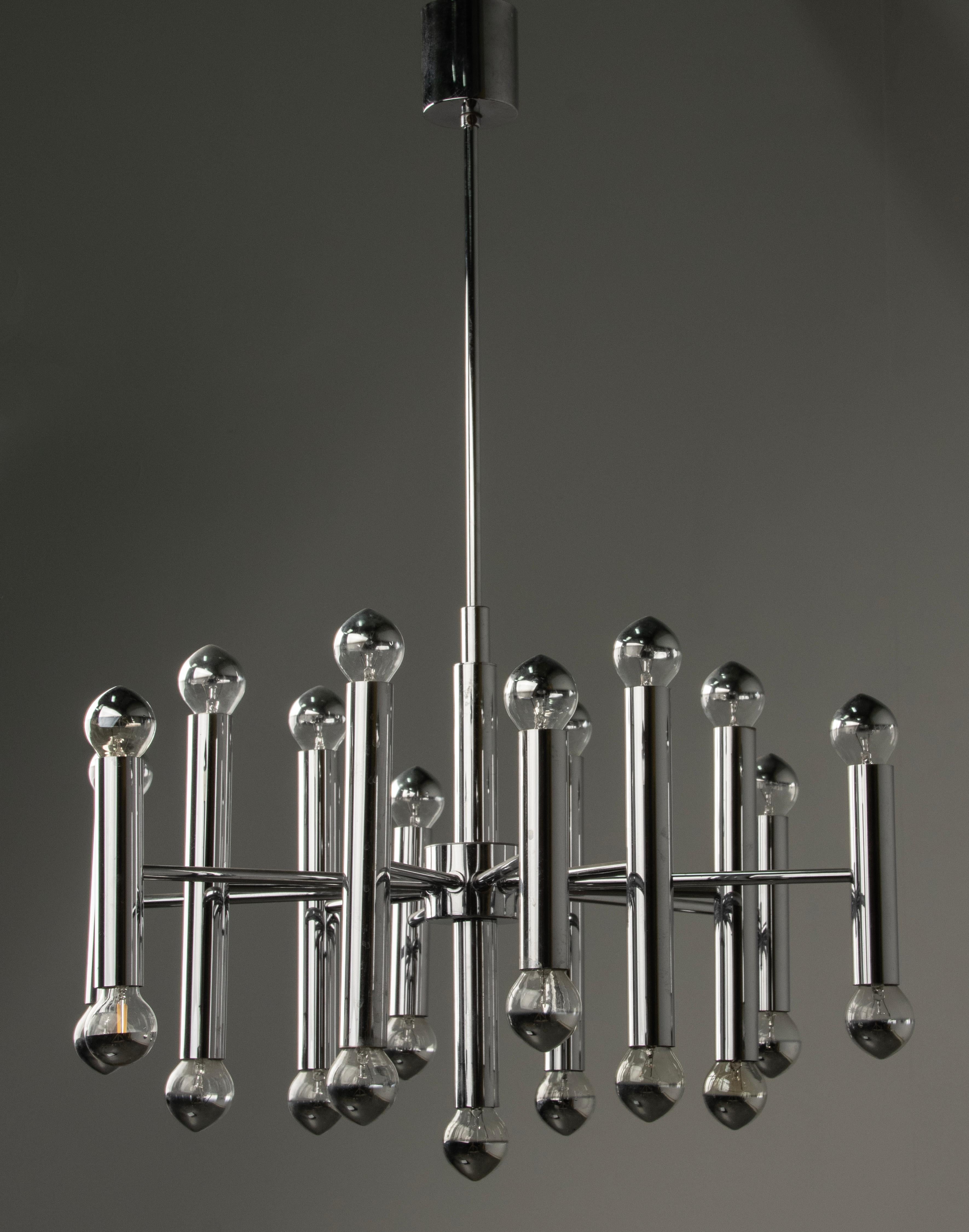 Hollywood Regency Chrome Tubular 24-lights Chandelier by Sciolari For Sale 11