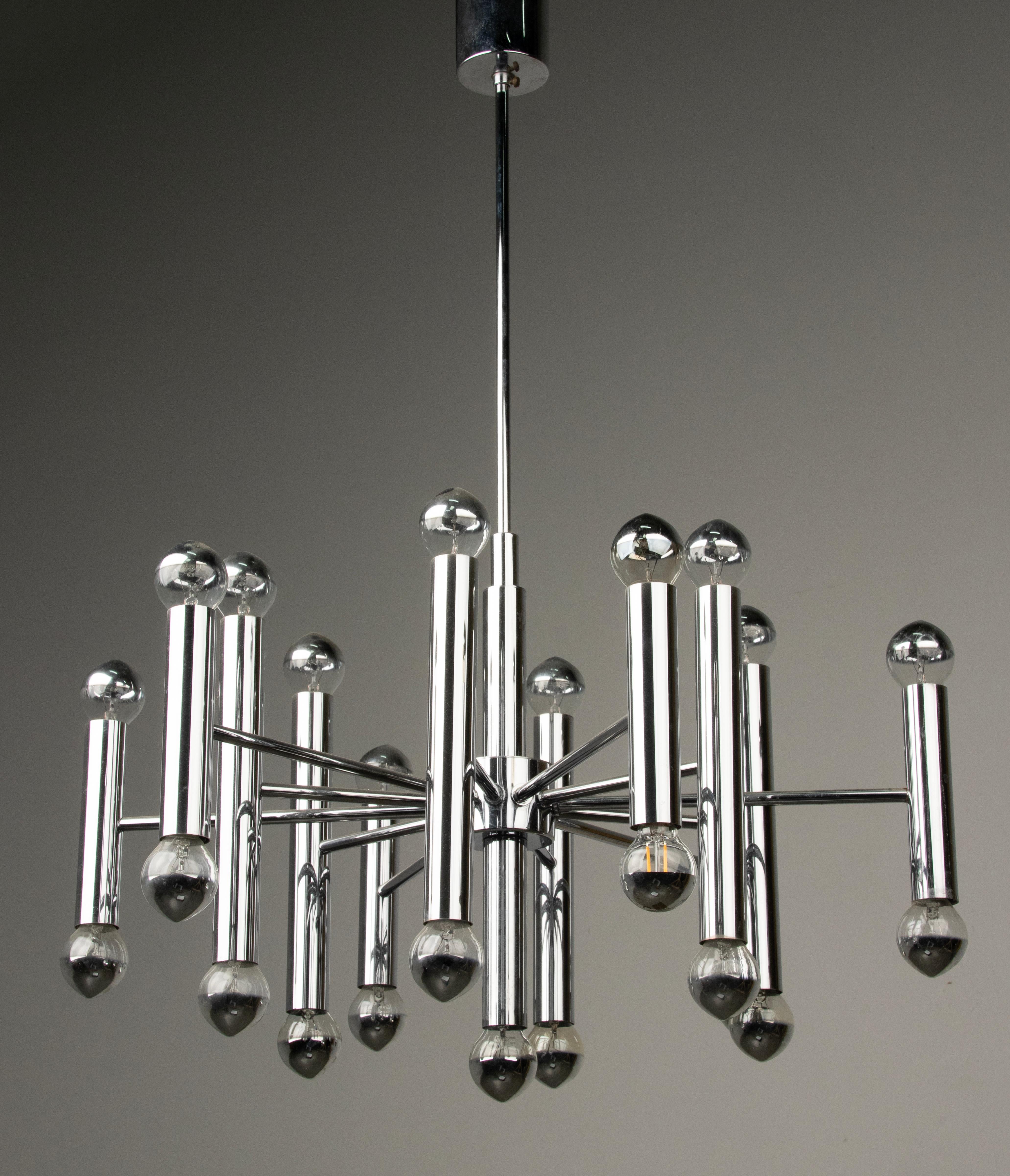 Hollywood Regency Chrome Tubular 24-lights Chandelier by Sciolari For Sale 3