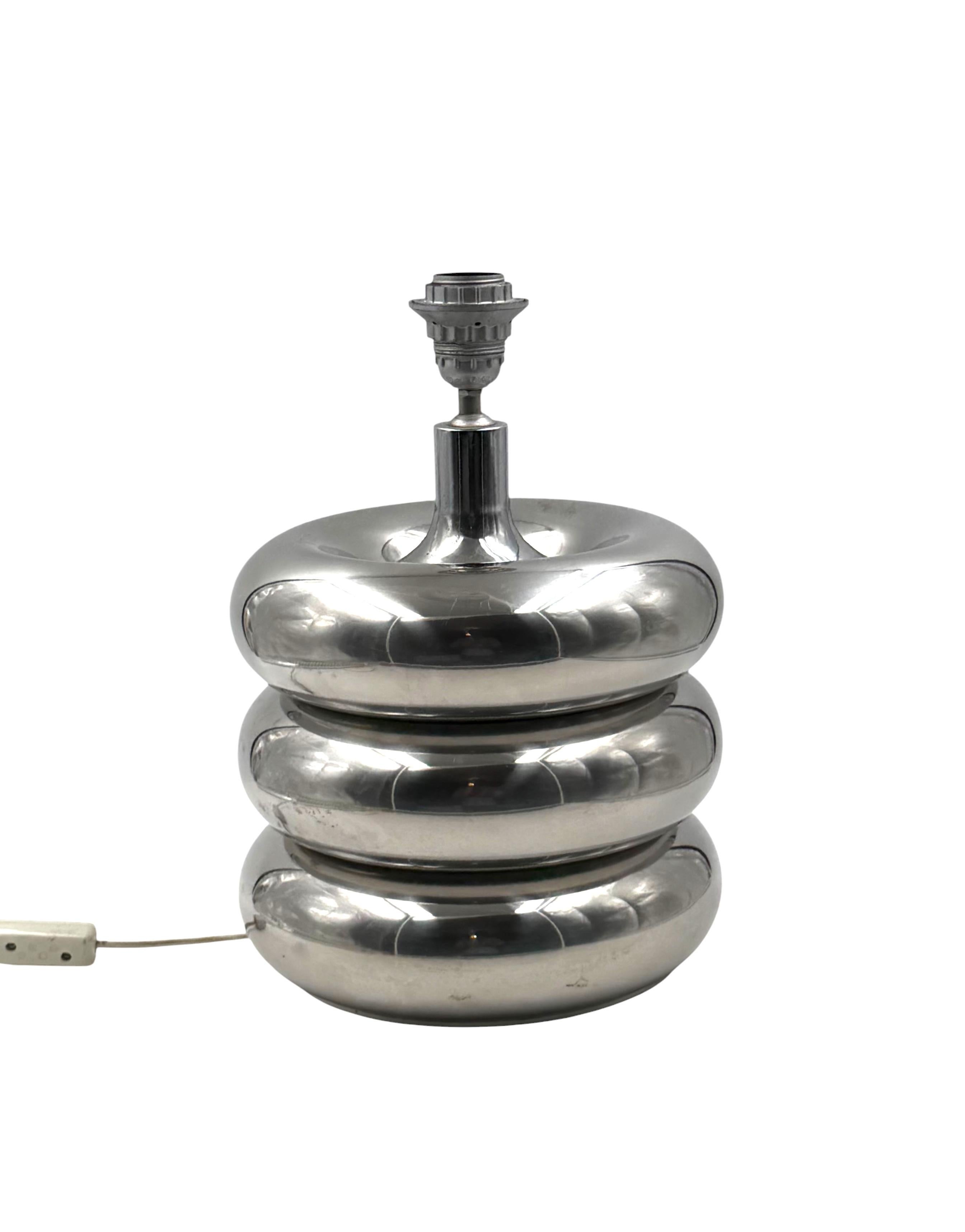 Hollywood regency chromed table lamp base, Luci Italy, 1970s in vendita 1
