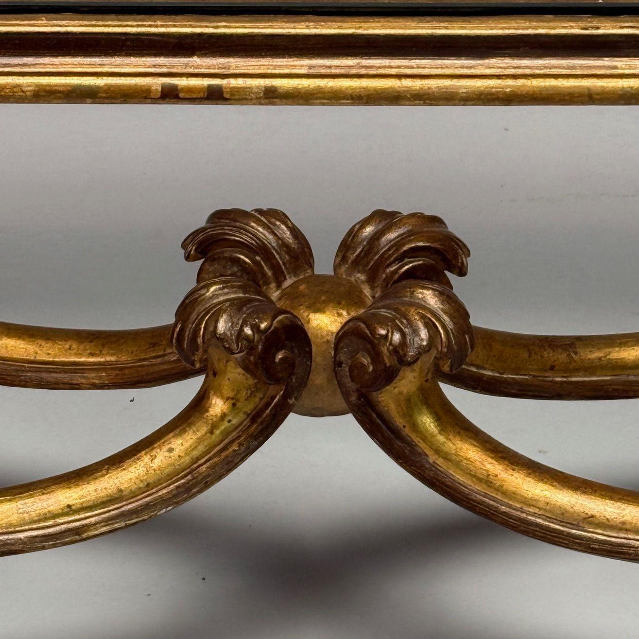 Tavolino Hollywood Regency, legno dorato, foglia d'oro, vetro, Italia, anni '60 in vendita 7