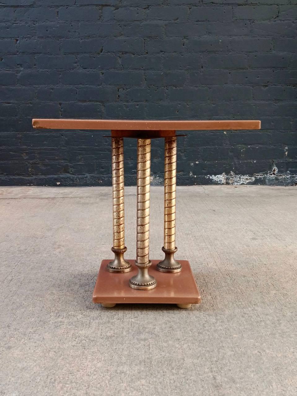 Hollywood Regency Column Style Side Table In Good Condition For Sale In Los Angeles, CA