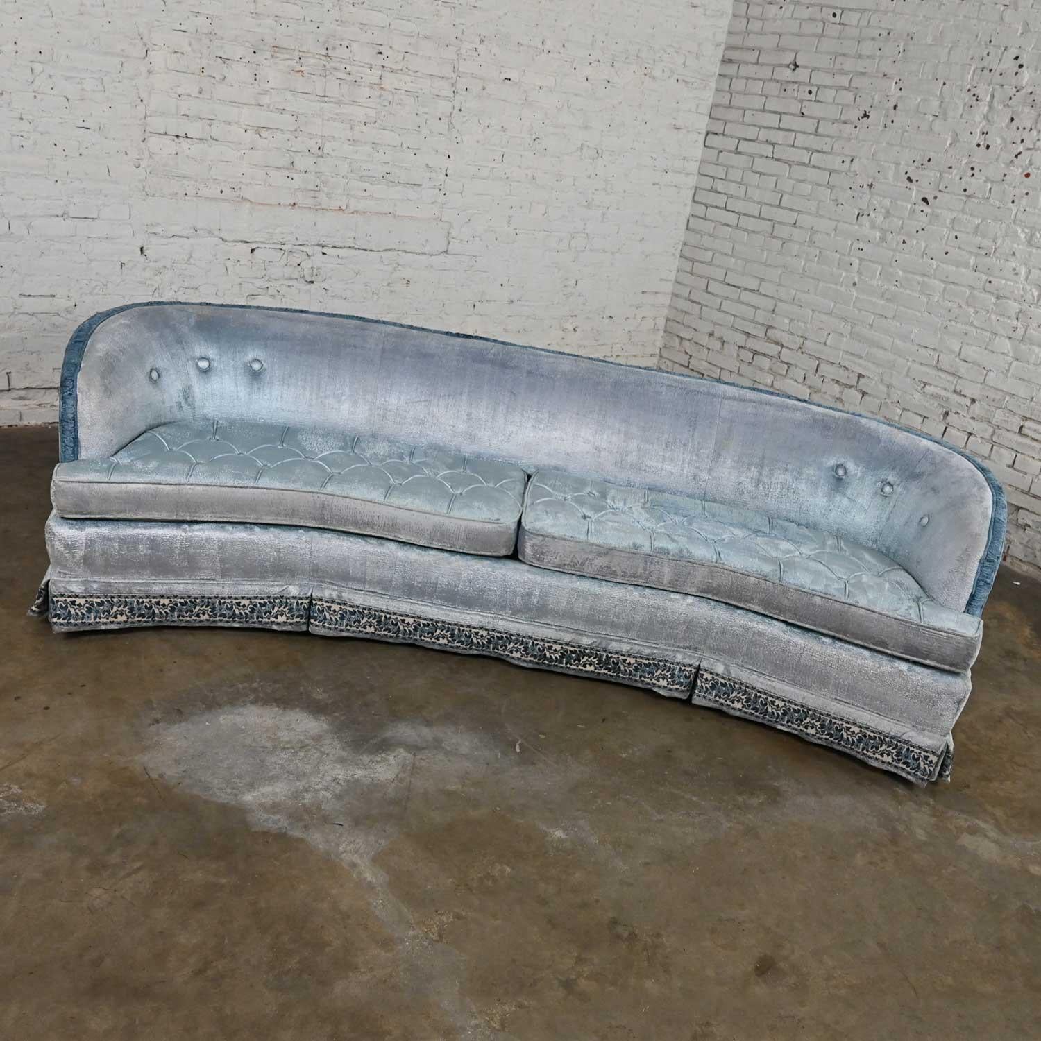 Hollywood Regency, Cottagecore Curved Blue Velvet Sofa American of Martinsville In Good Condition For Sale In Topeka, KS