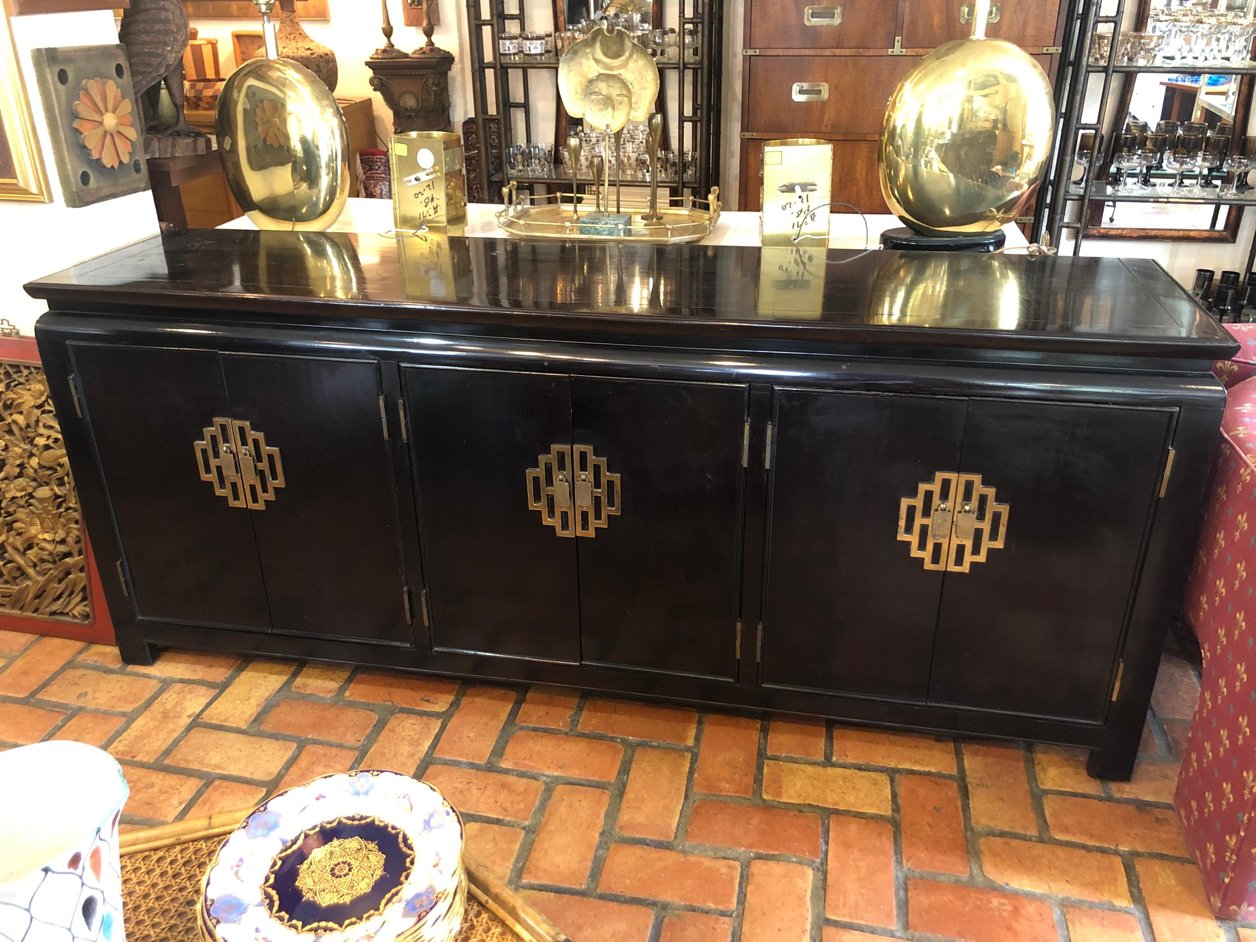 Hollywood Regency Credenza in the Style of James Mont In Good Condition In Redding, CT