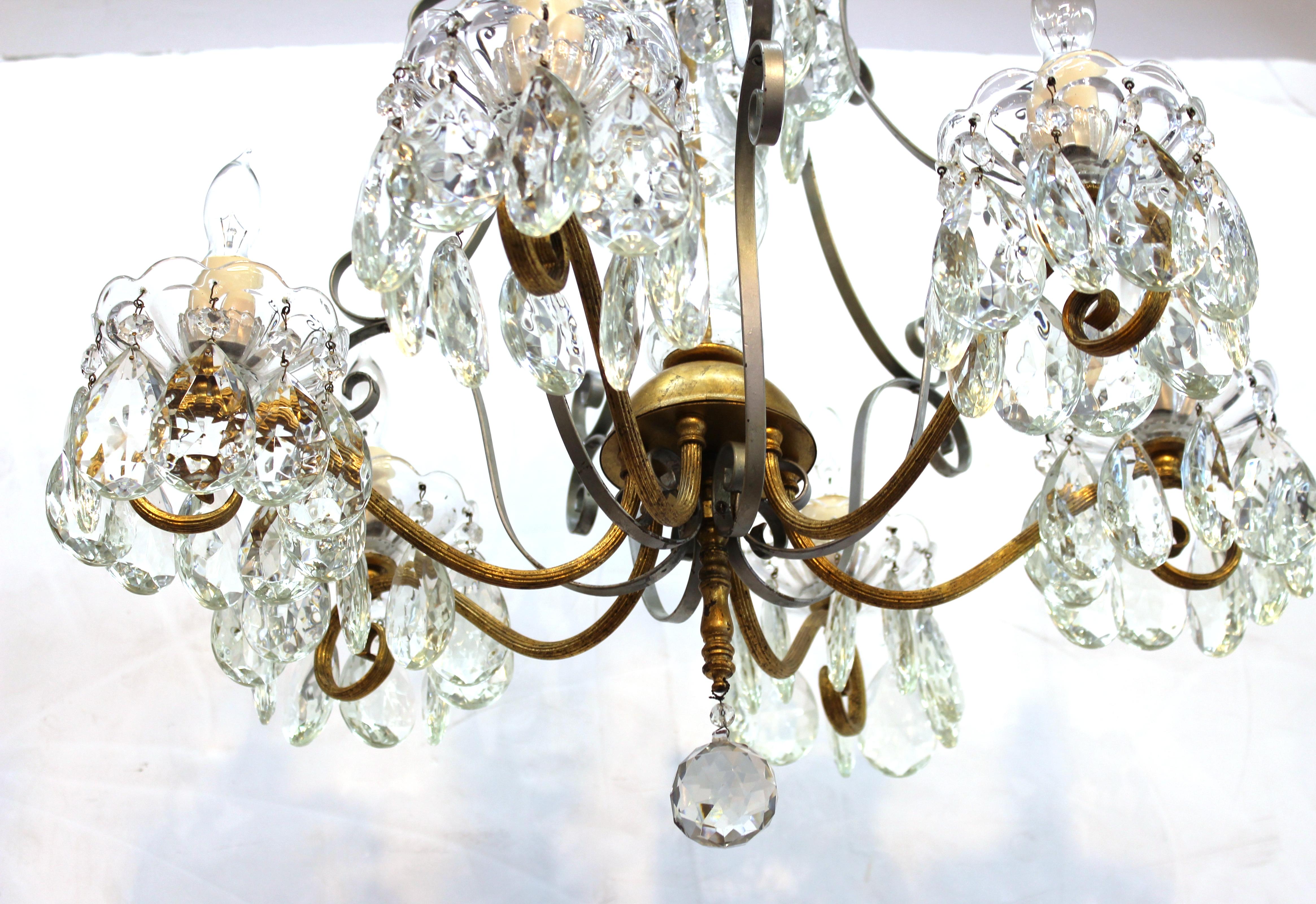 Hollywood Regency Crystal Chandelier with Gilt Metal Accents In Good Condition In New York, NY