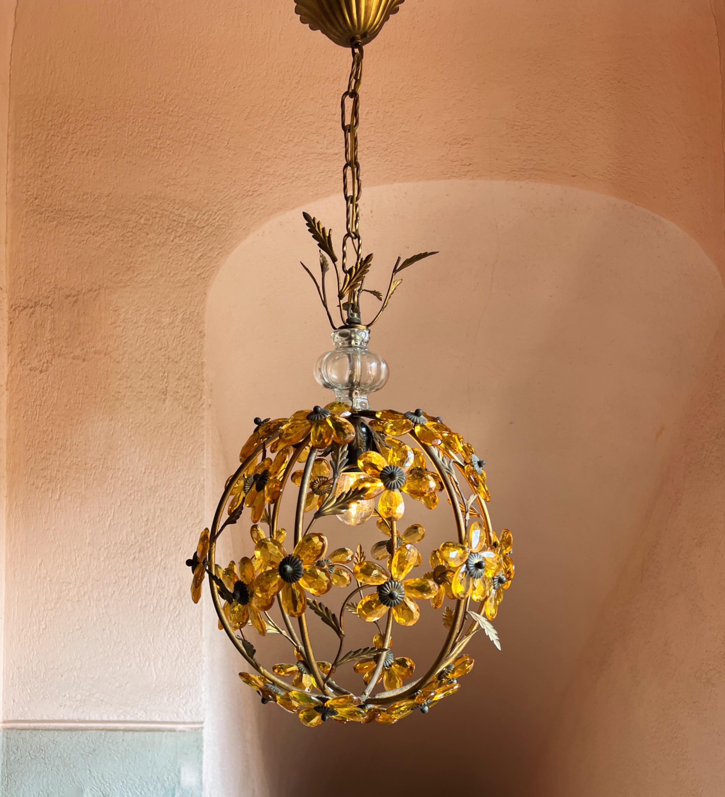 Hollywood Regency Crystal Glass Flower Pendant Chandelier by Maison Baguès For Sale 4