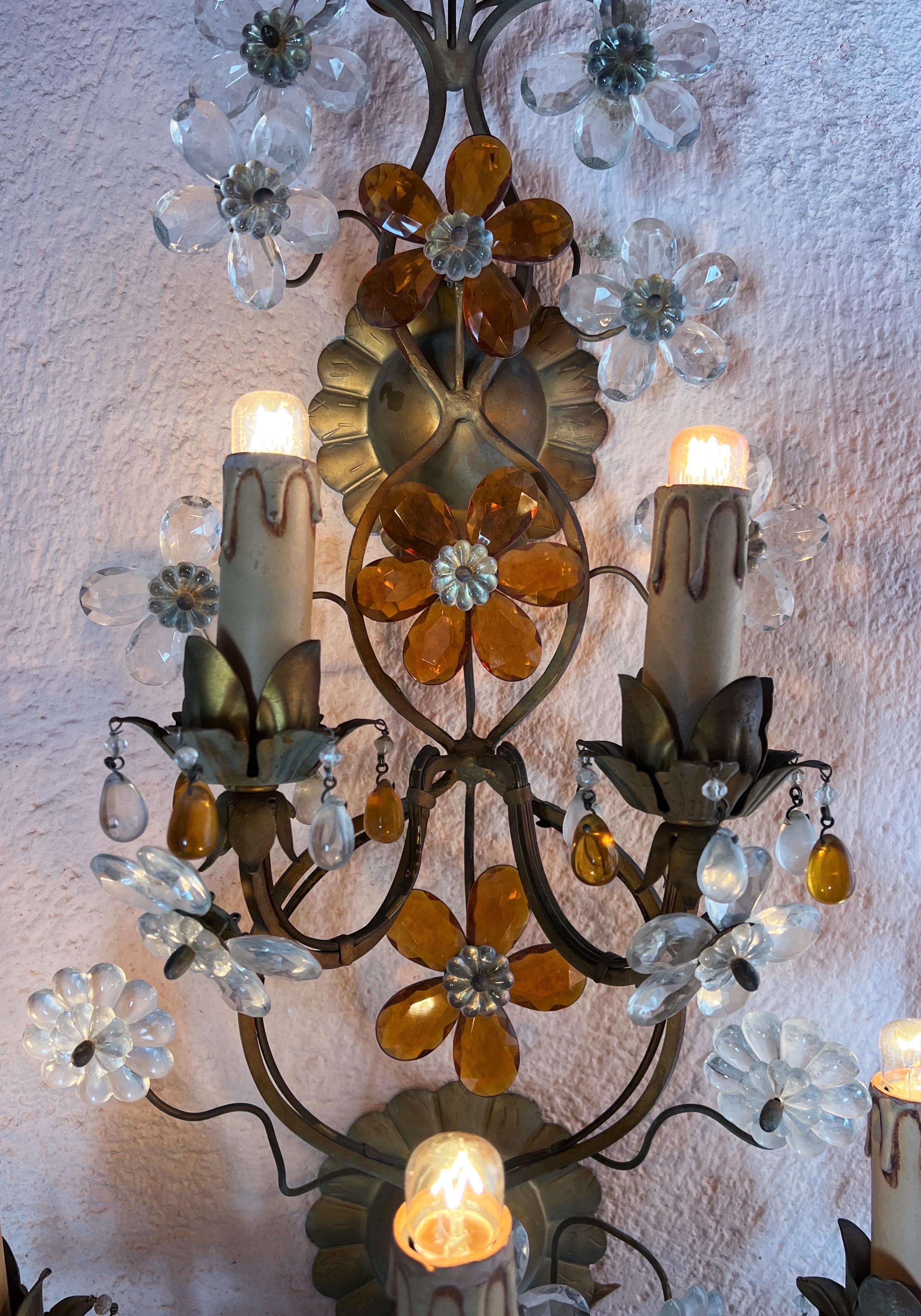 French Hollywood Regency Crystal Glass Flower wall light by Maison Baguès For Sale