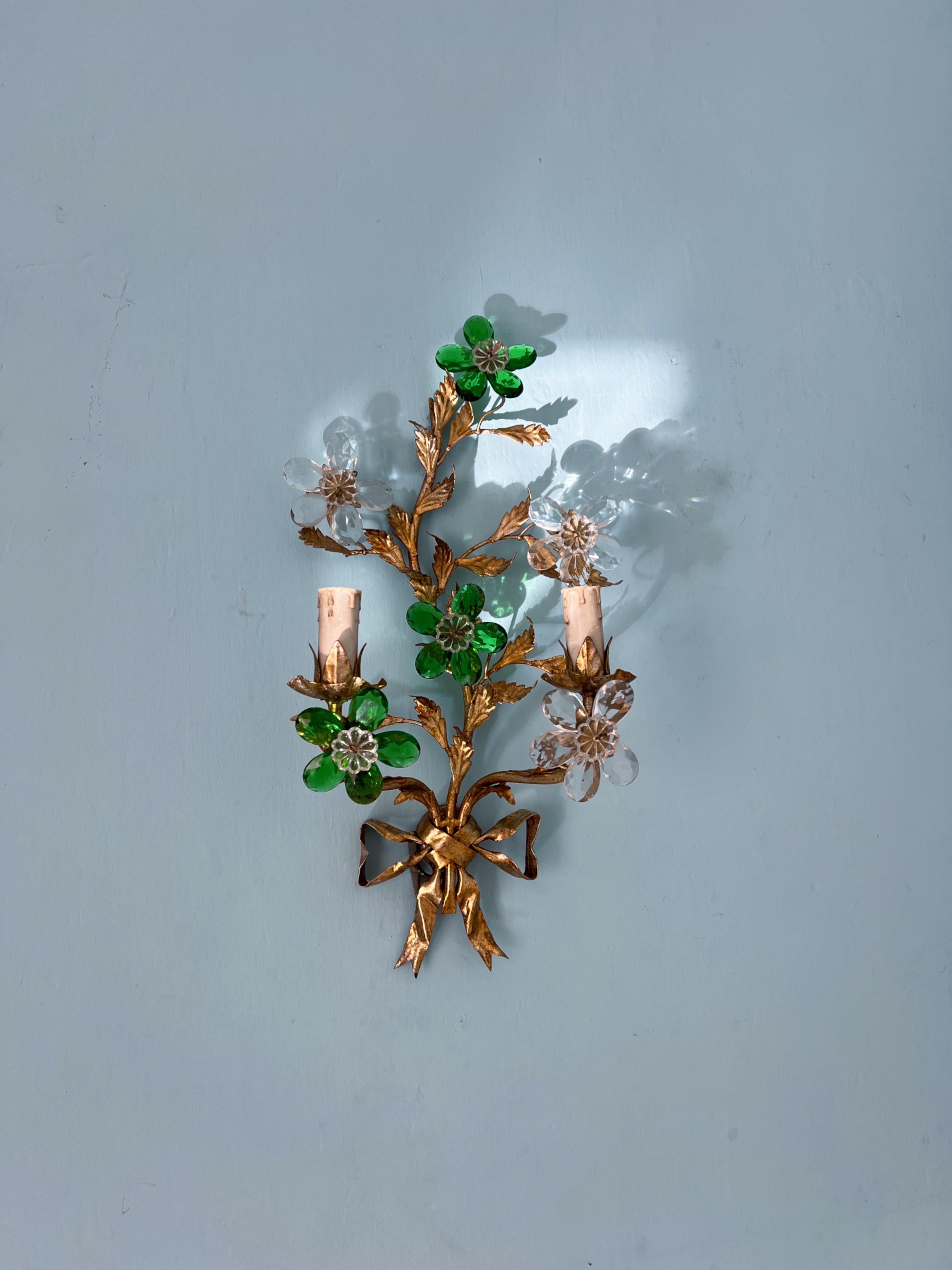 Hollywood Regency Crystal Glass Flower wall light by Maison Baguès In Good Condition For Sale In Palermo, PA