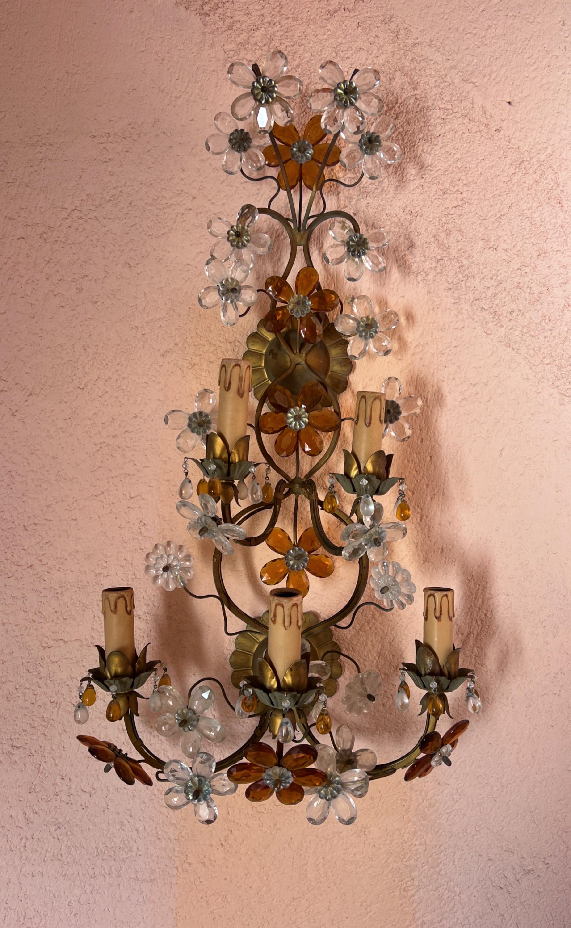 Hollywood Regency Crystal Glass Flower wall light by Maison Baguès For Sale 3