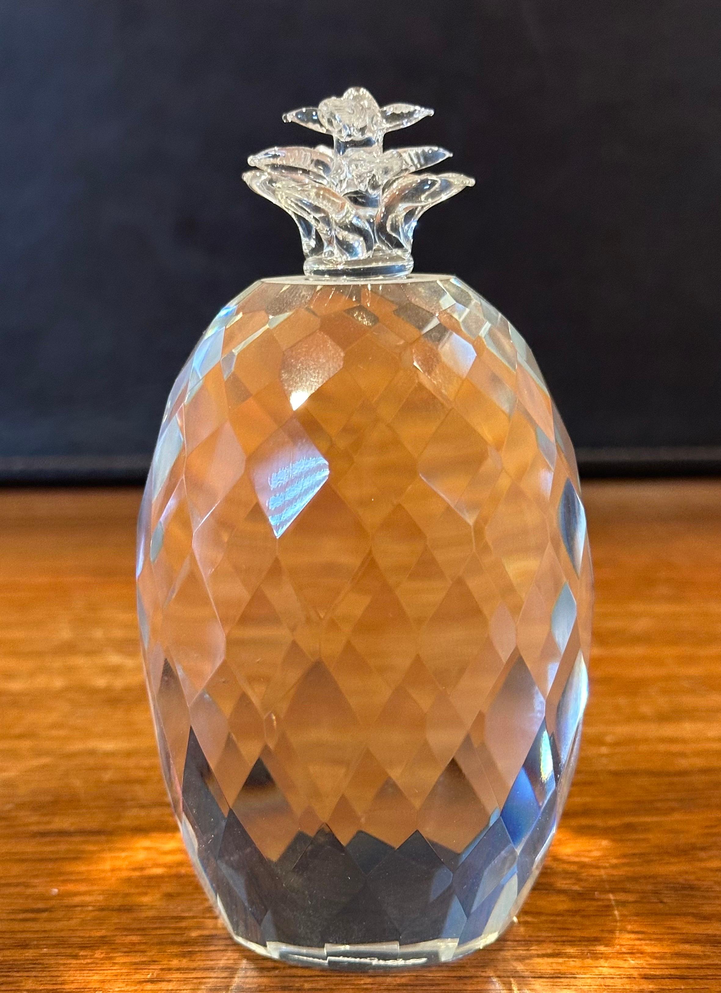 XX secolo Fermacarte ananas in cristallo Hollywood Regency di Oleg Cassini in vendita