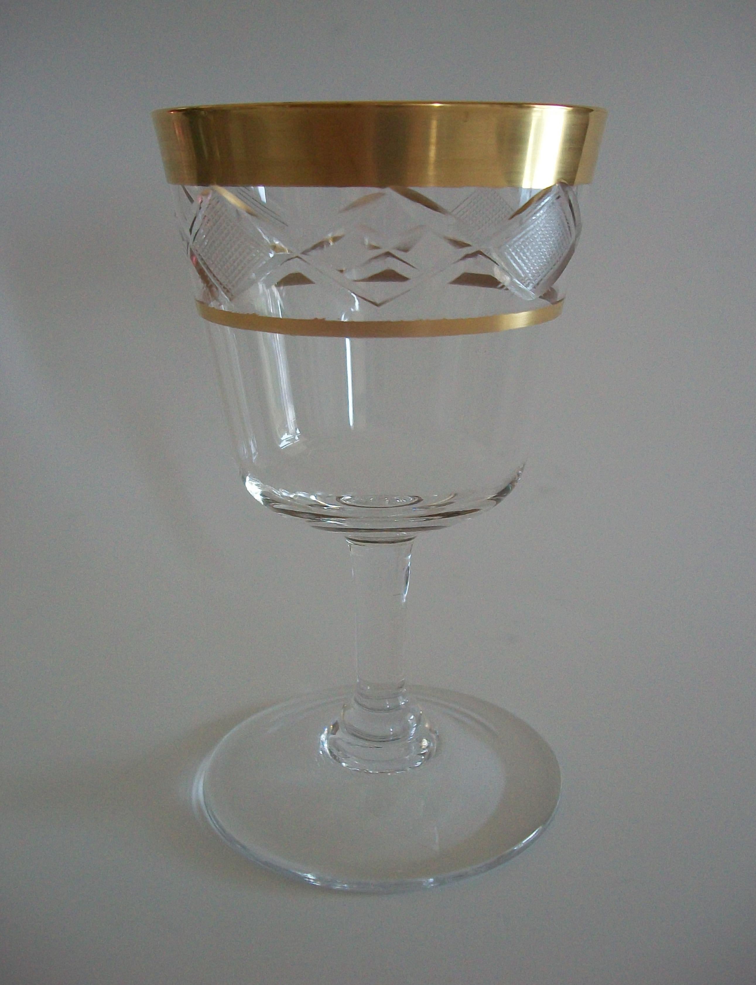Vaso de Jerez de Cristal Hollywood Regency - Corte de Rueda - Borde Dorado - Circa 1950's en venta 4